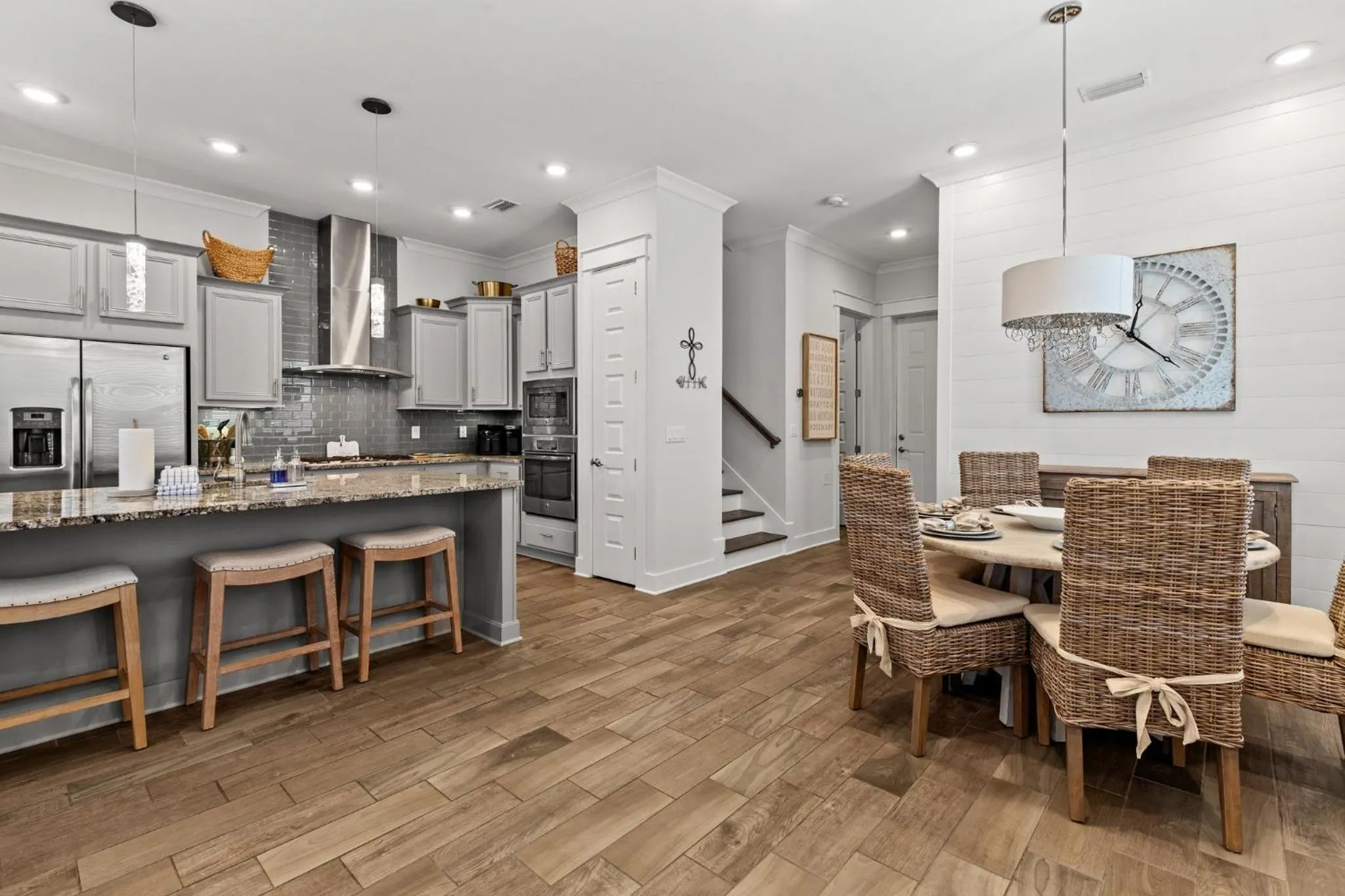 Photo of the whole room in 24 York Lane | Edgewater Escape