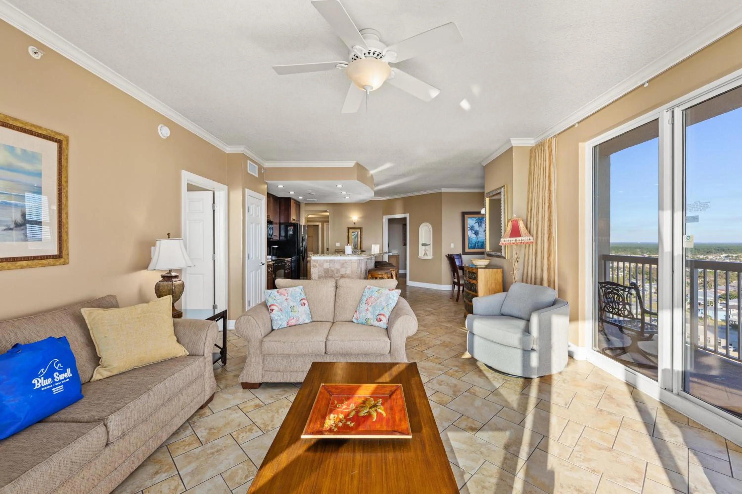 Living room in Gulf Front Master Bedroom, 2 Pools & Hot Tubs, Sleeps 8