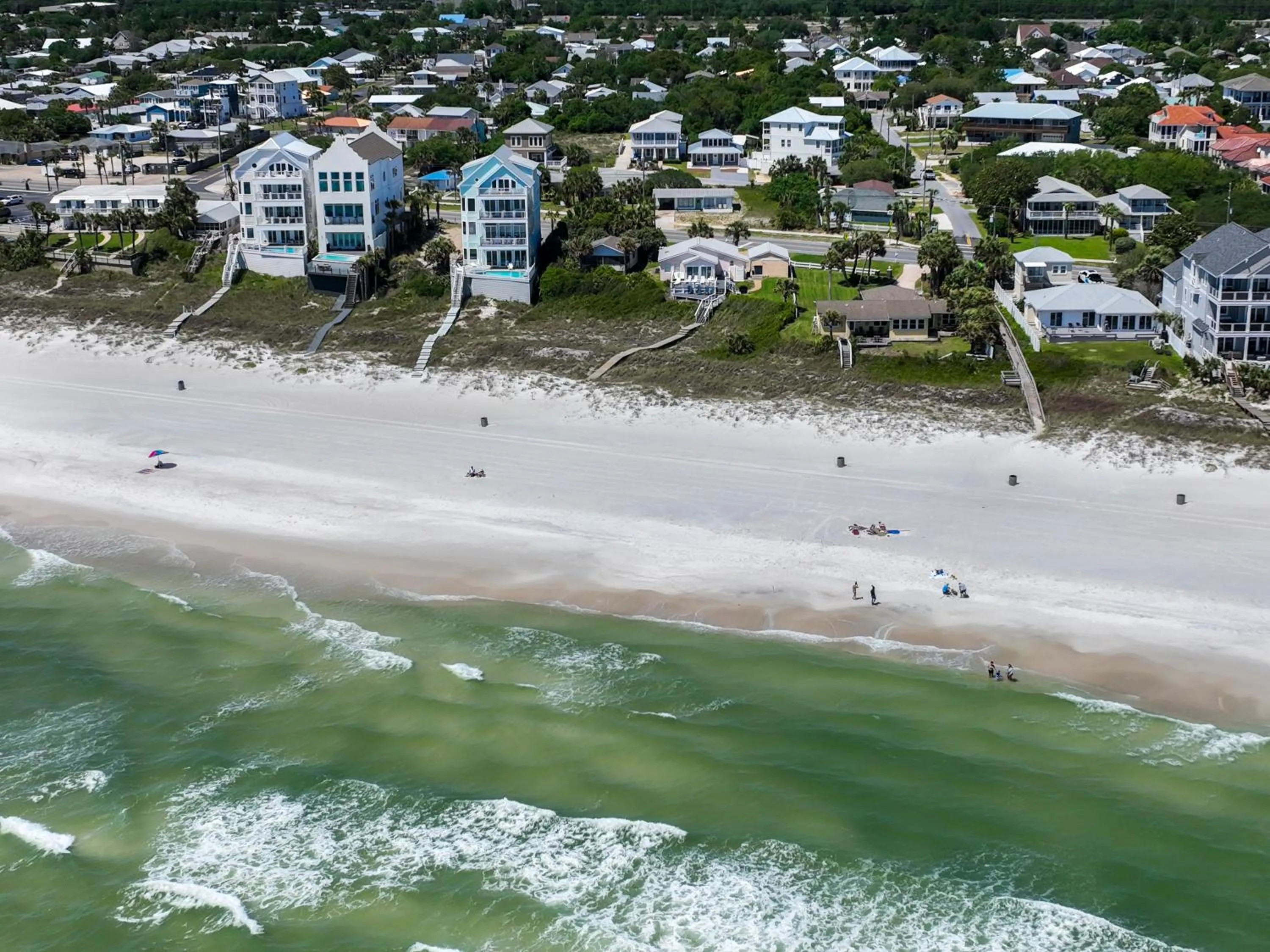 Beach in 5 Bed, 5 Bath Beach Home/Only a 3 Minute Walk To The Beach! SLEEPS 12