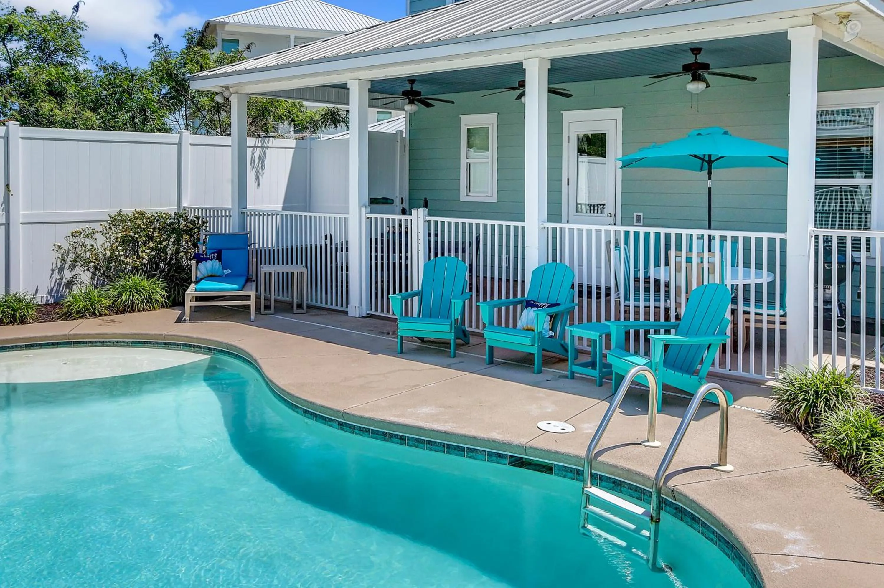 Property building in 5 Bed, 5 Bath Beach Home/Only a 3 Minute Walk To The Beach! SLEEPS 12