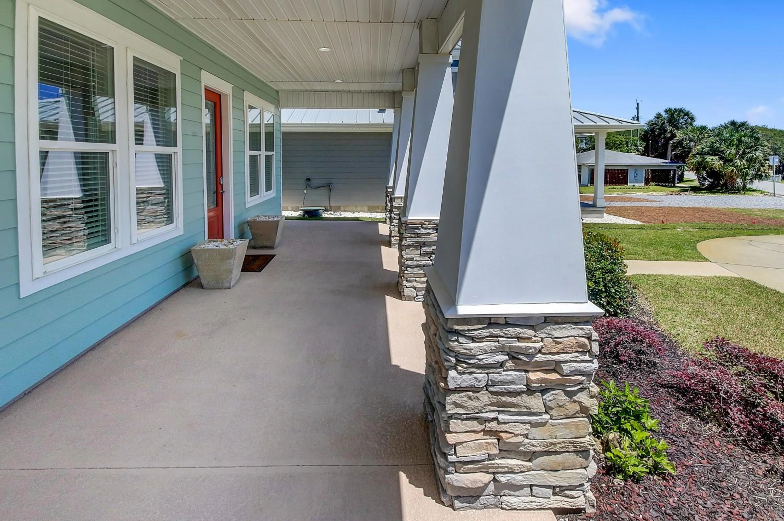 Property building in 5 Bed, 5 Bath Beach Home/Only a 3 Minute Walk To The Beach! SLEEPS 12