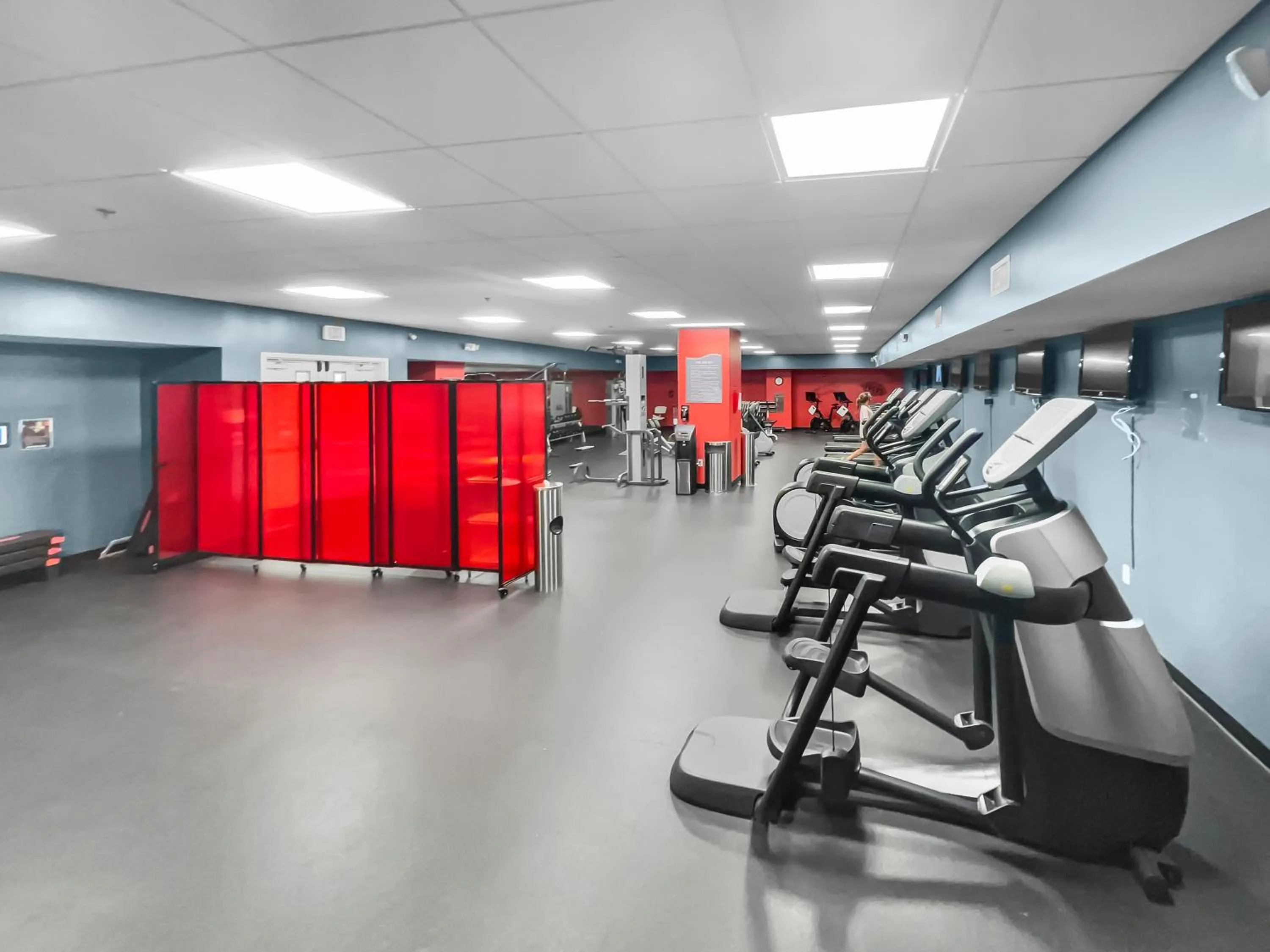 Fitness centre/facilities in Emerald Beach Resort by Blue Swell