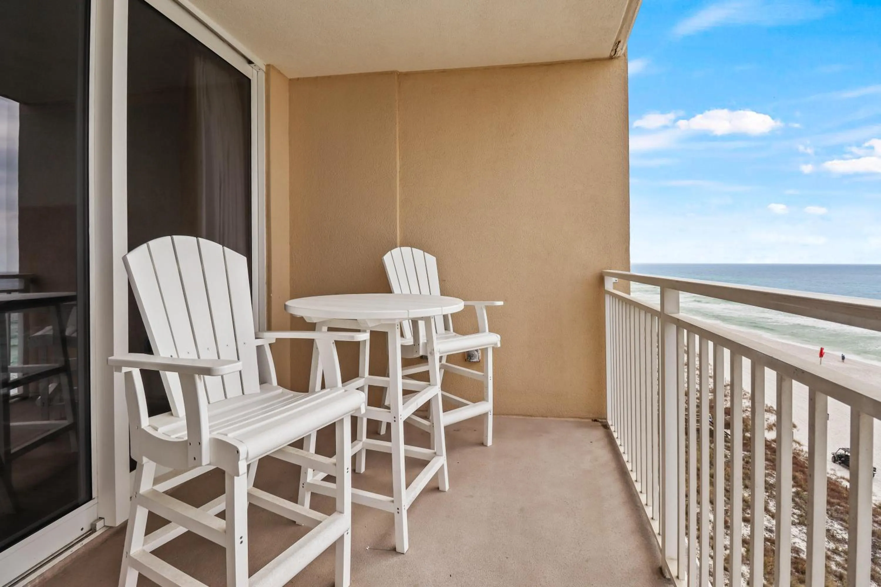 Balcony/Terrace in Emerald Beach Resort by Blue Swell