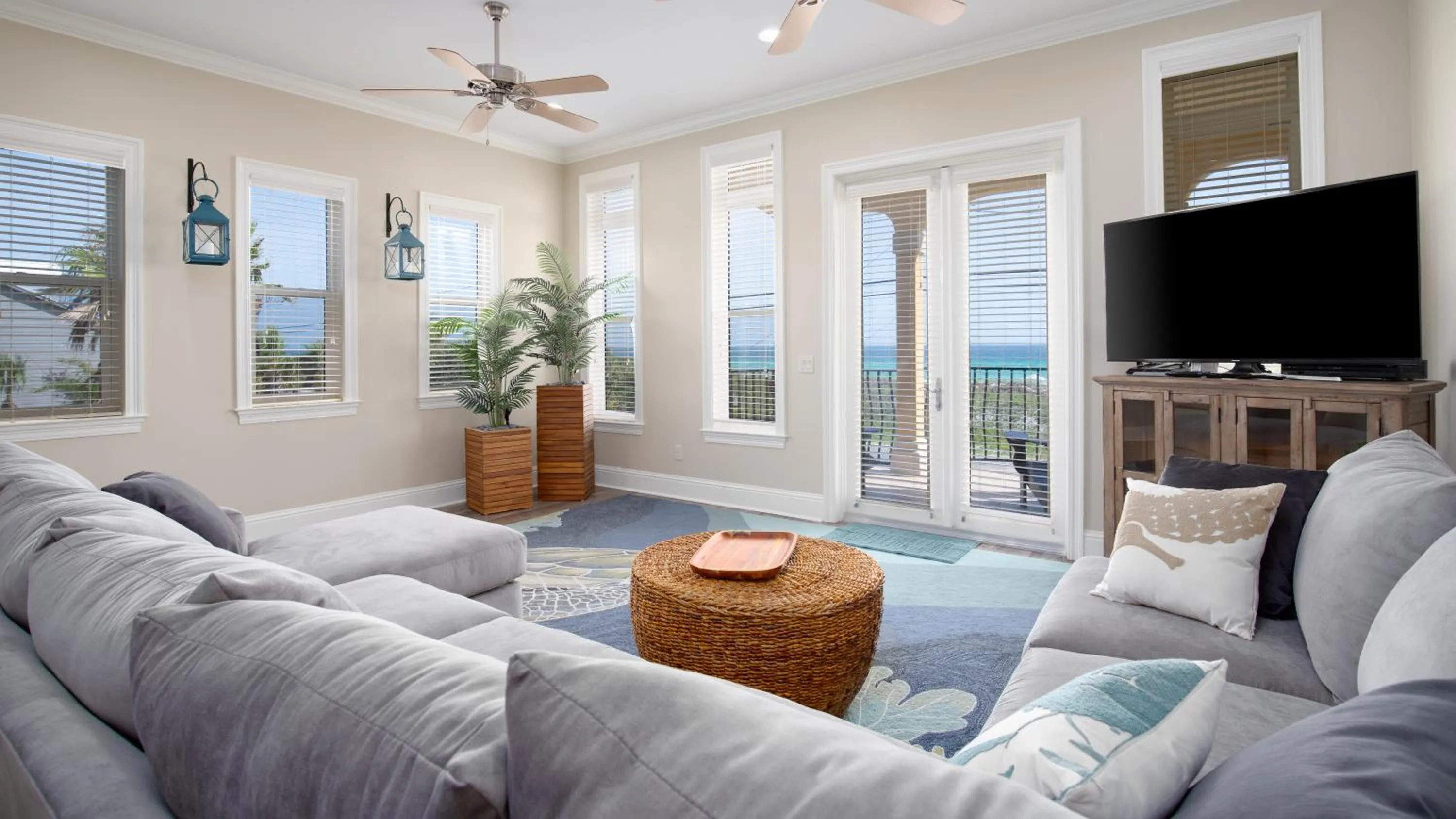 Living room in 2 Gulf View Balconies! 3 Story Townhome With 4 Bedrooms, 4 Bathrooms! Sleeps12