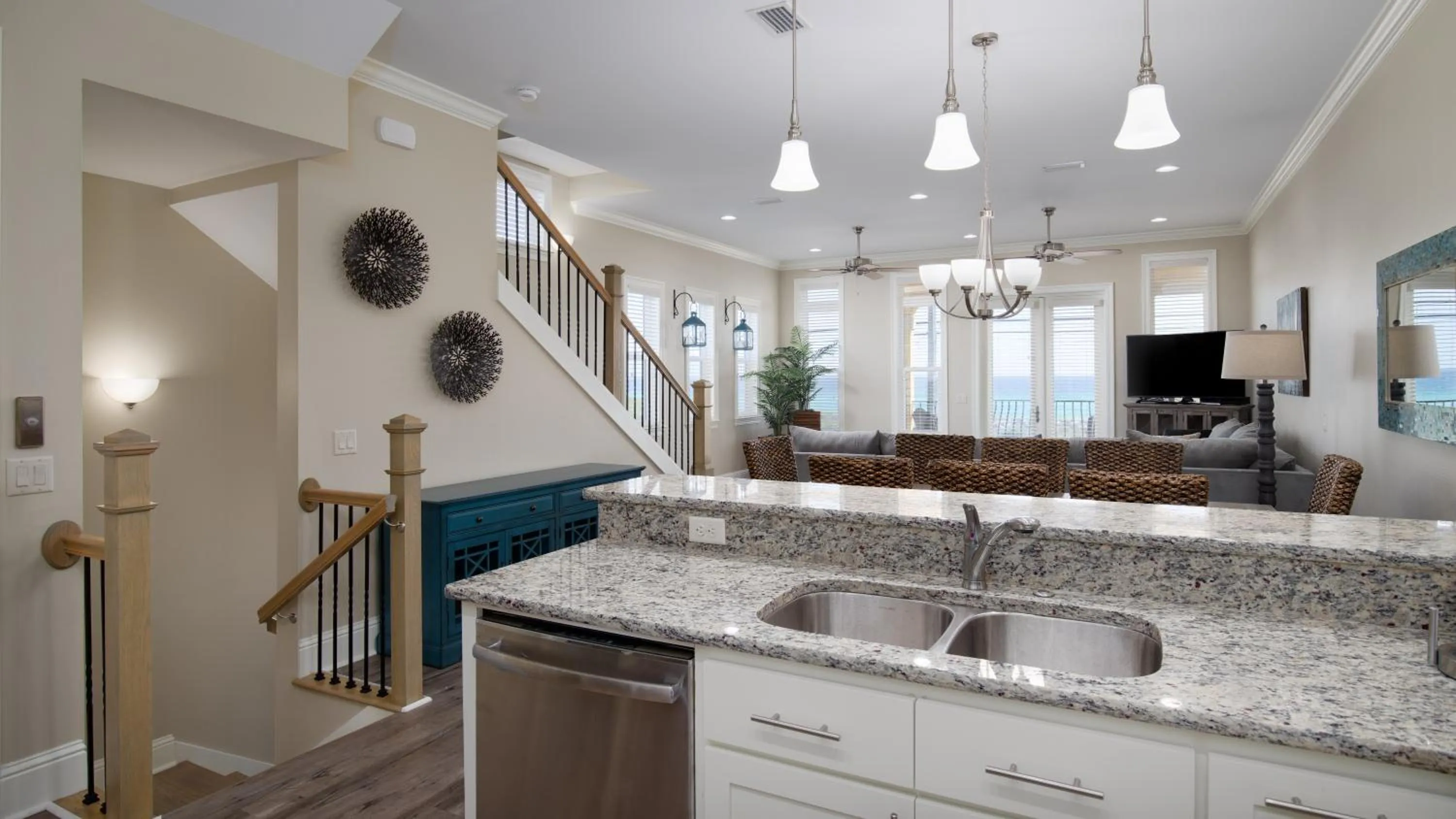 Kitchen or kitchenette in 2 Gulf View Balconies! 3 Story Townhome With 4 Bedrooms, 4 Bathrooms! Sleeps12