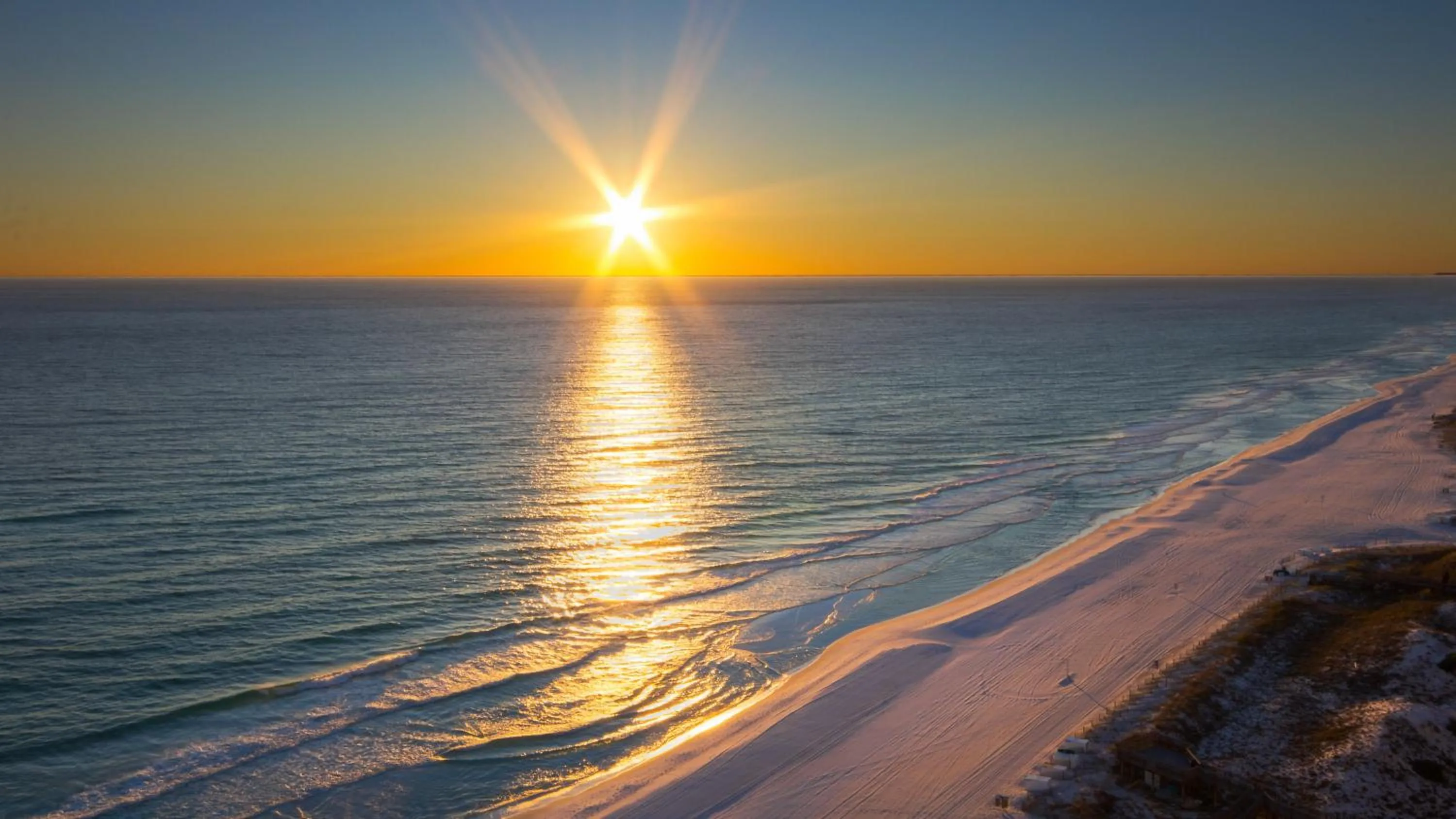 Beach in Summer Dayz - Families Love It Here, Just Across from the Beach
