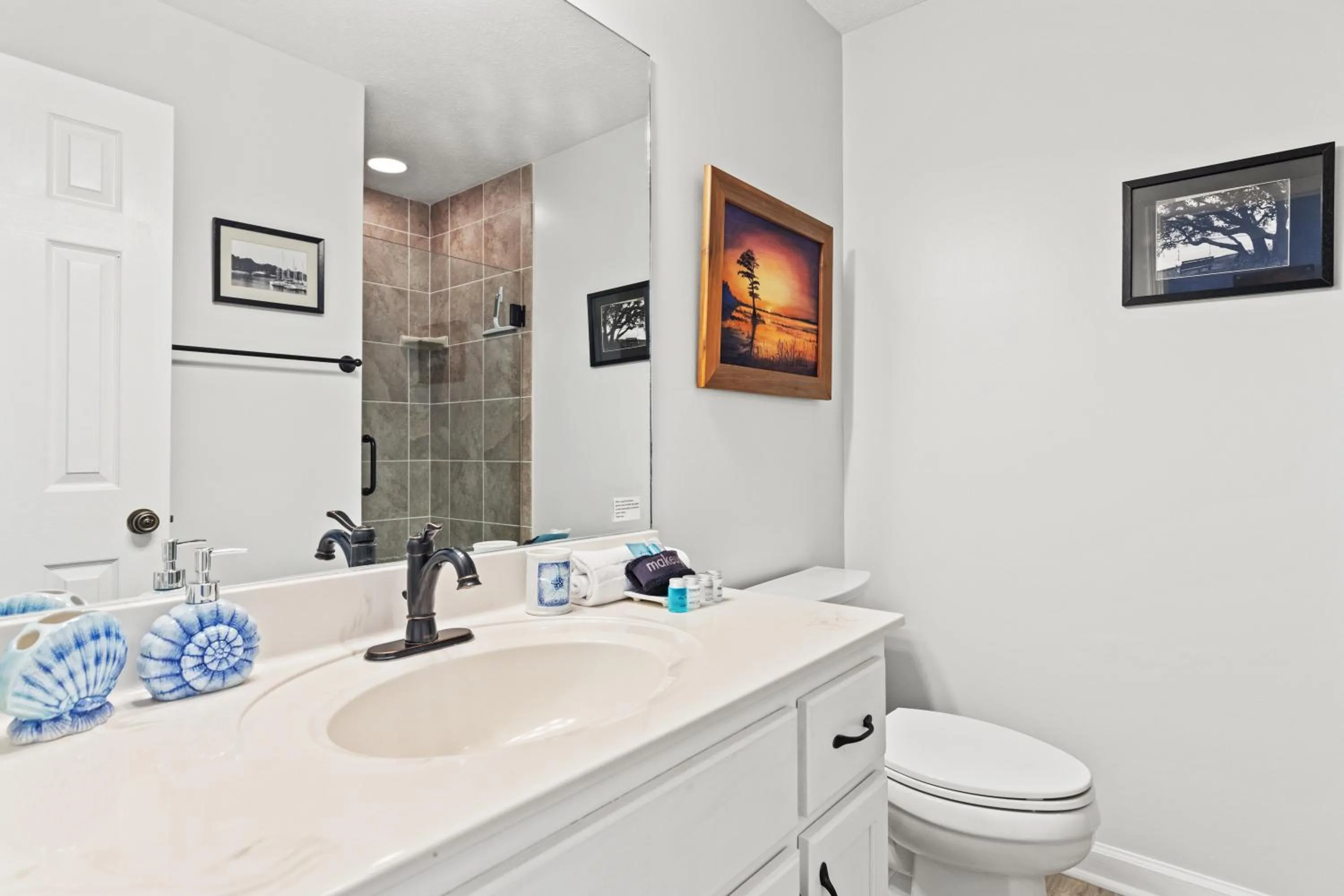 Bathroom in Vacation in This Gorgeous 2-Story Home! 3 BR 3 BA! Sleeps 8!