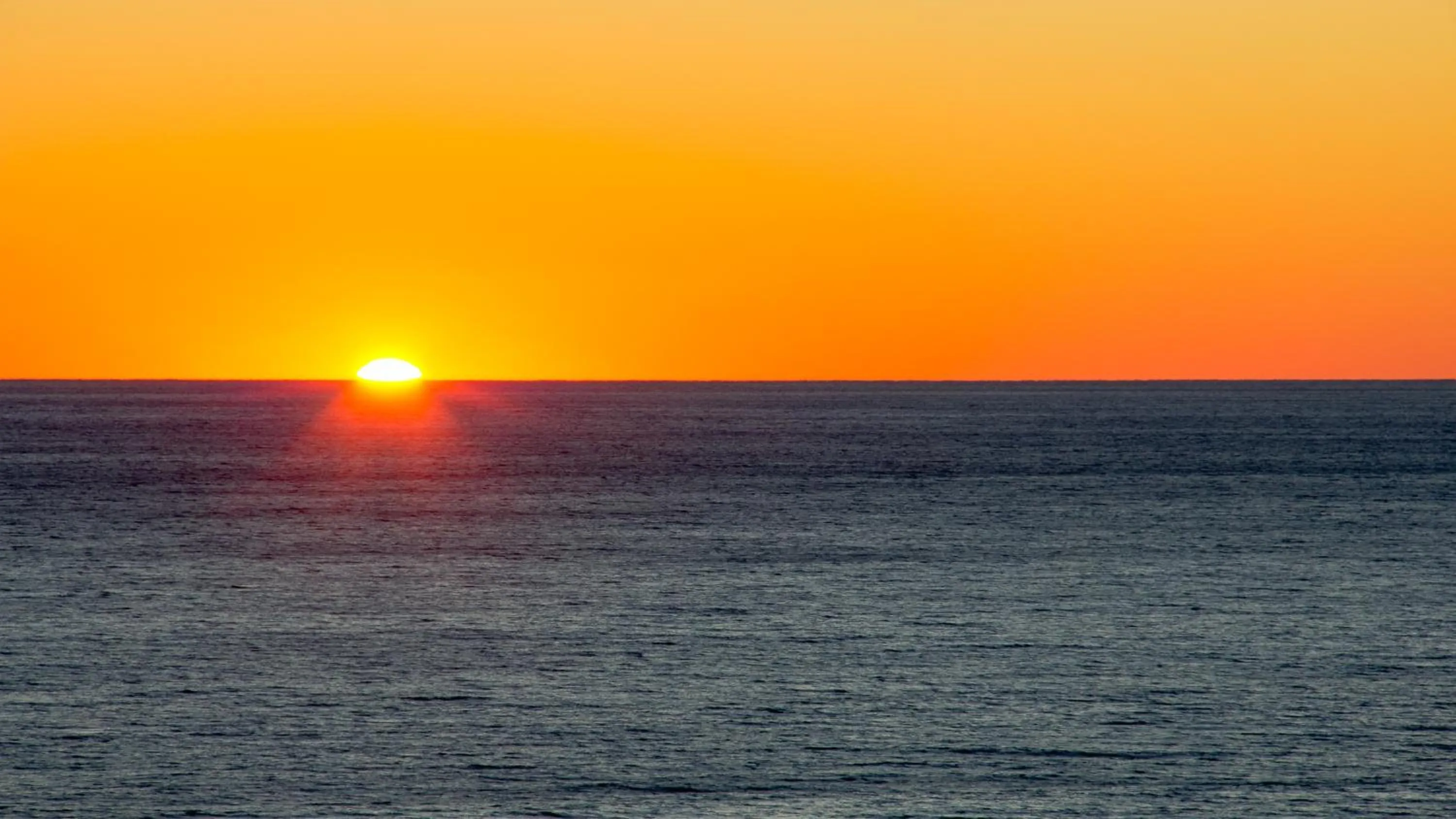 Beach in Vacation in This Gorgeous 2-Story Home! 3 BR 3 BA! Sleeps 8!