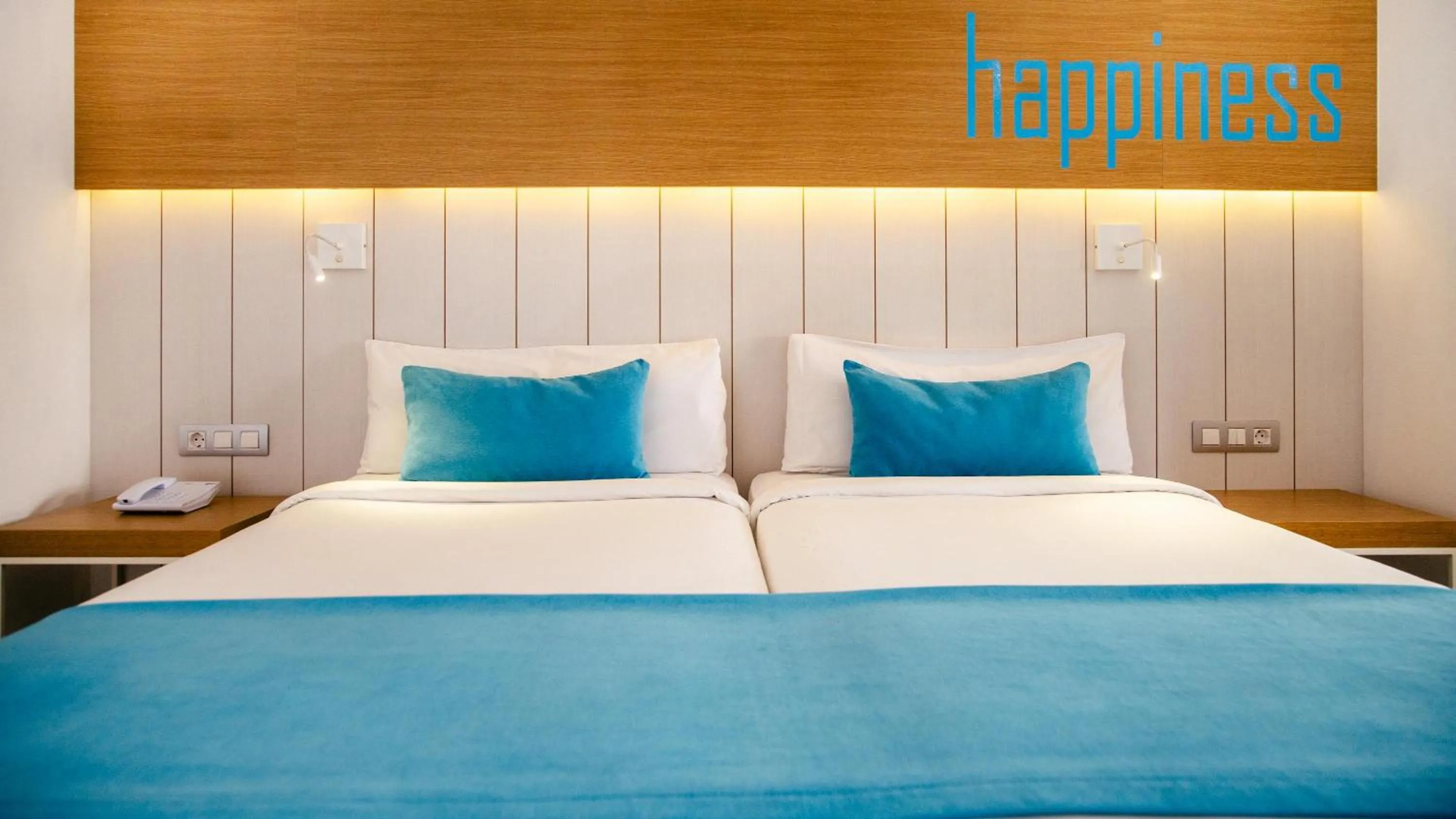 Photo of the whole room, Bed in Labranda Bahía de Lobos