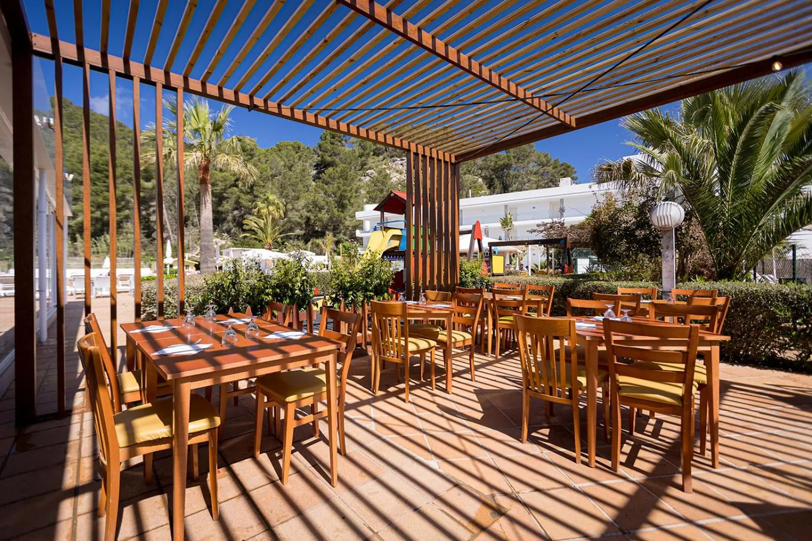 Restaurant/places to eat in Balansat Resort