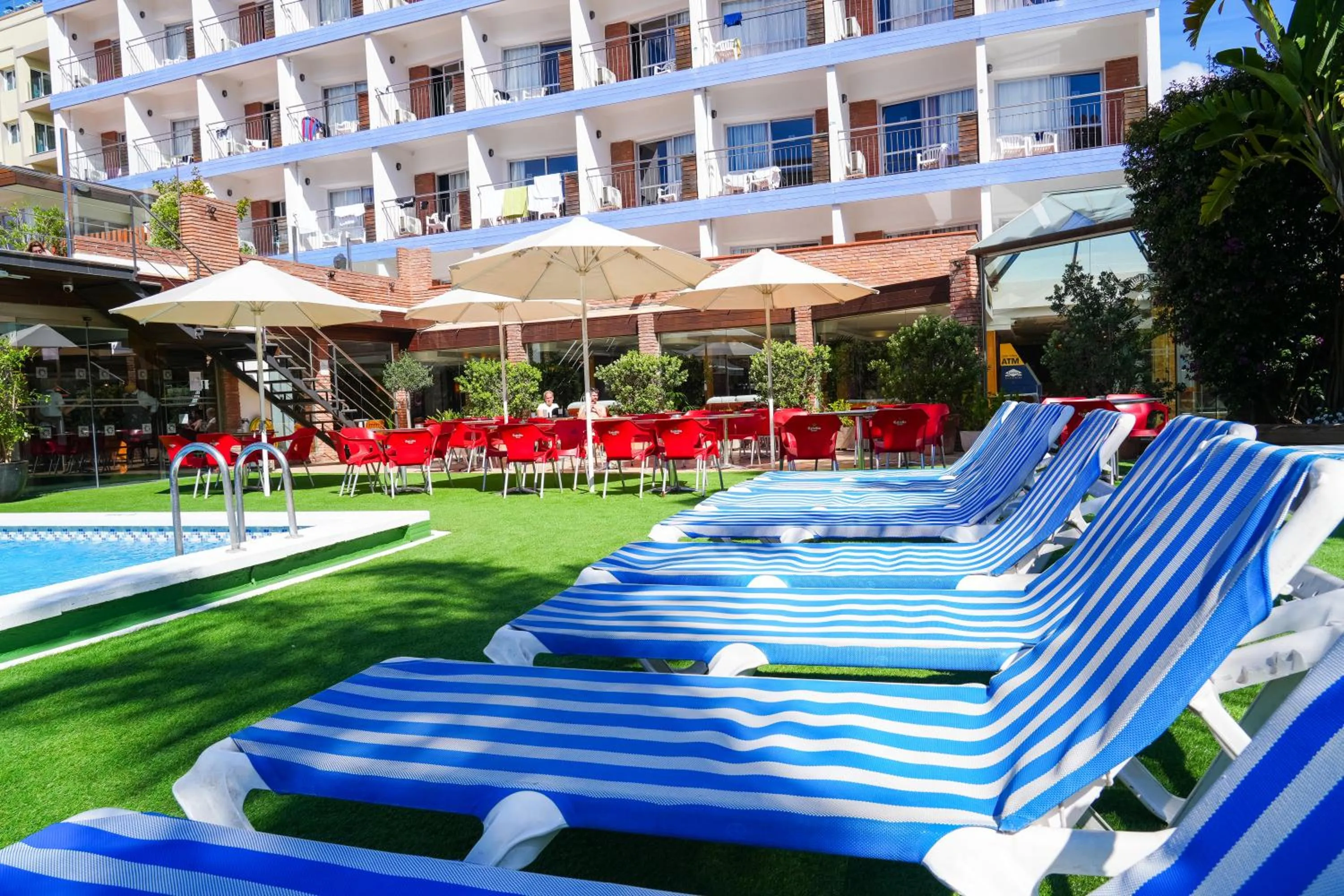 Swimming pool in htop Palm Beach & SPA #htopEnjoy