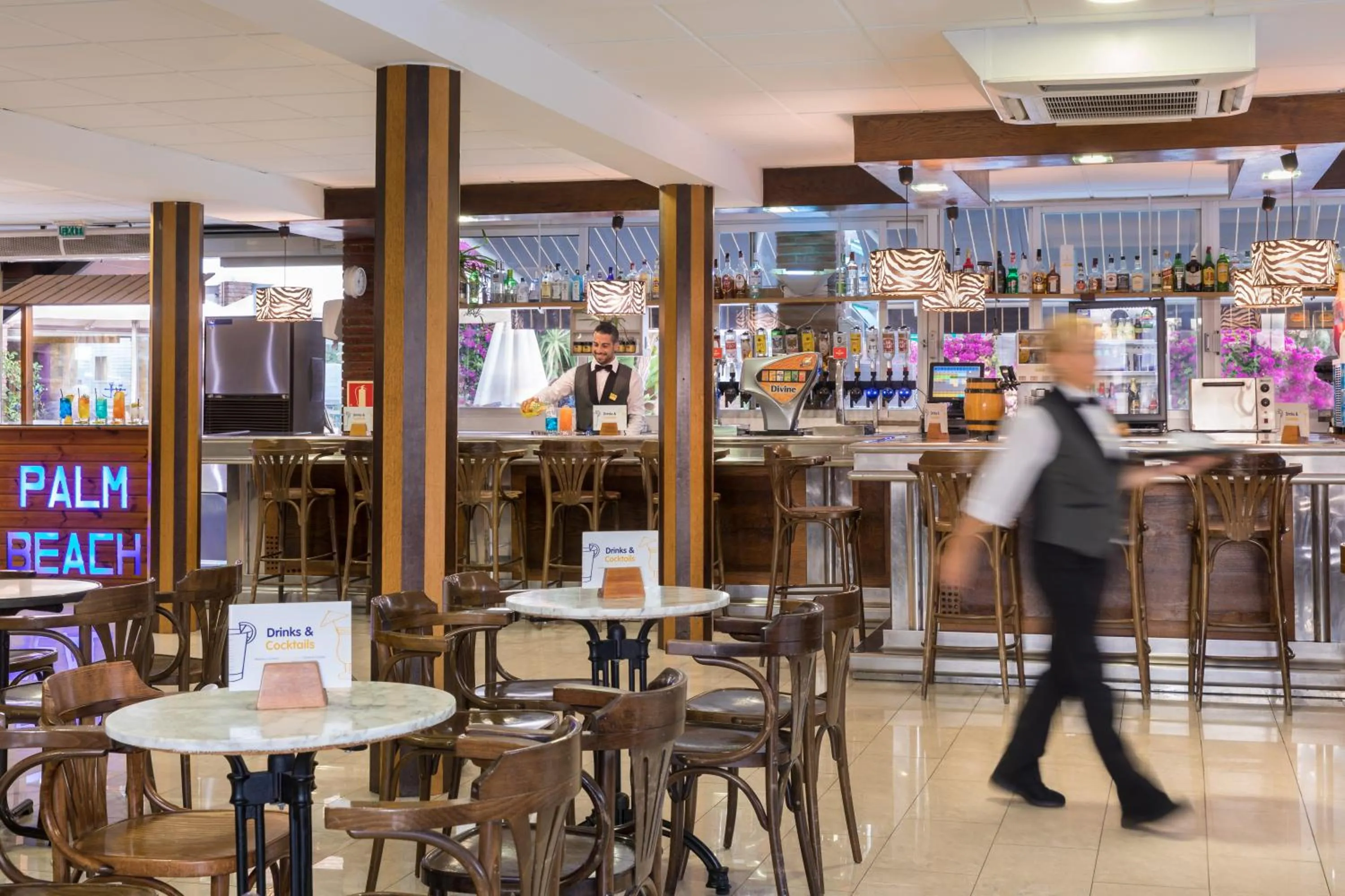 Restaurant/places to eat in htop Palm Beach & SPA #htopEnjoy