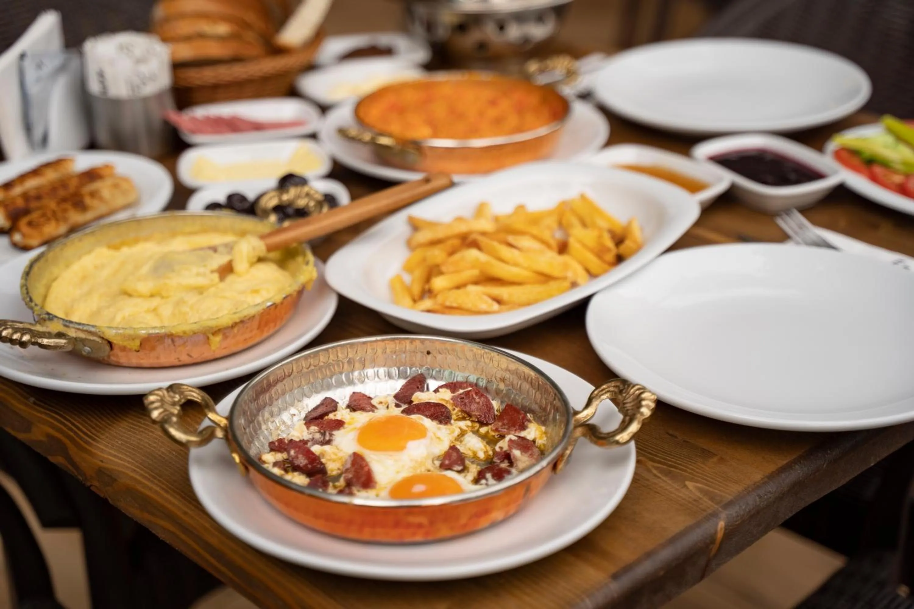 Restaurant/places to eat in Montana Suite Bungalows