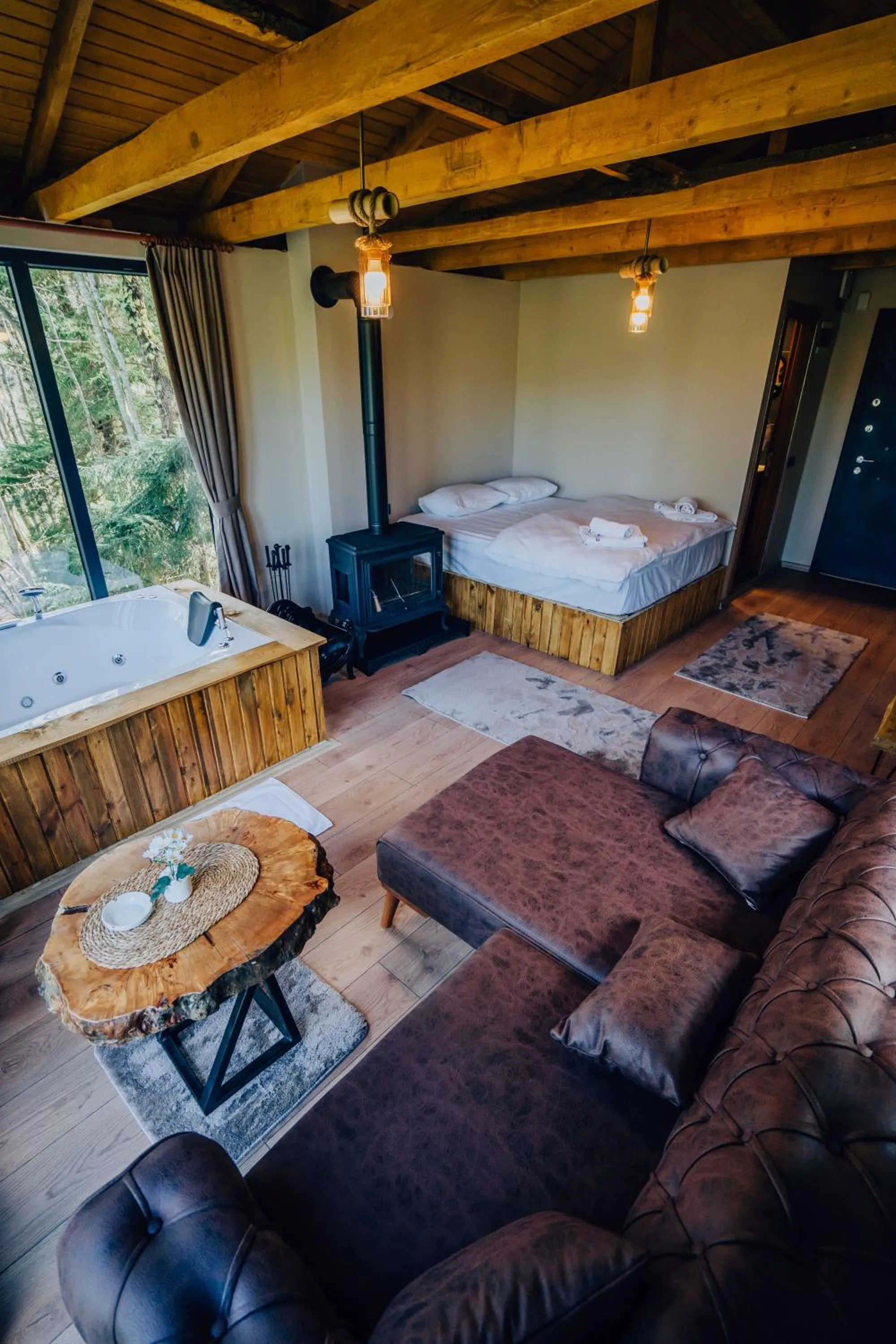 View (from property/room), Bed in Montana Suite Bungalows