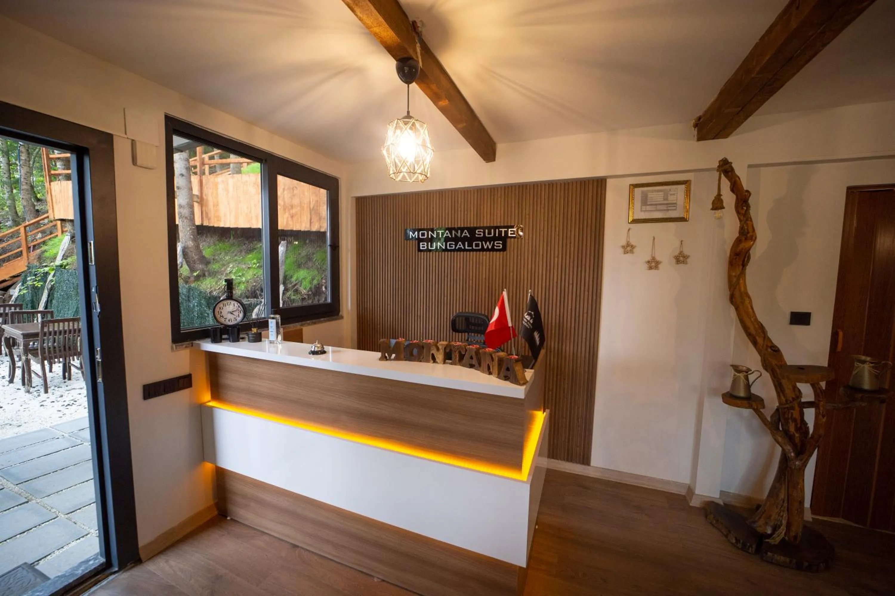 Property building in Montana Suite Bungalows