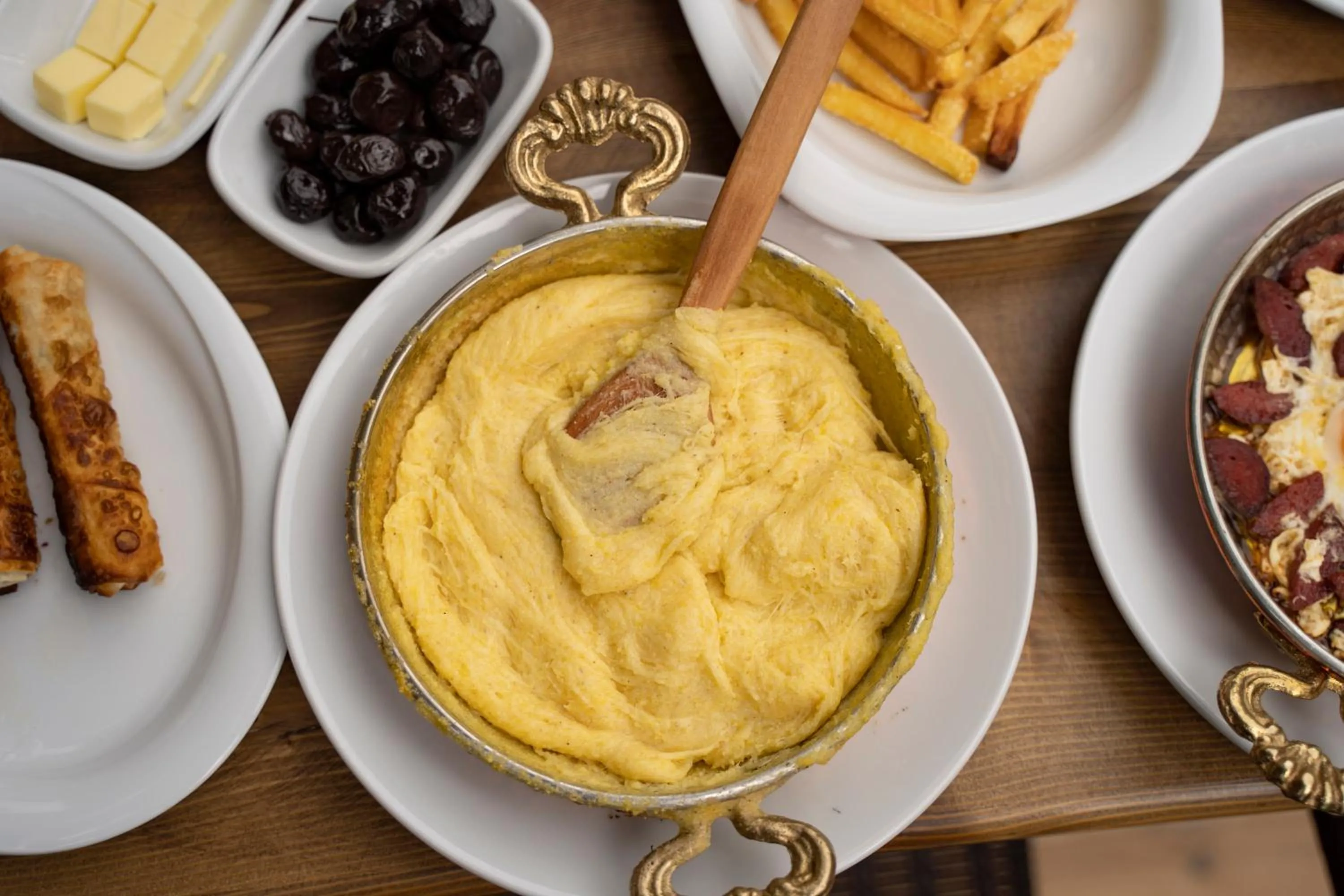 Restaurant/places to eat in Montana Suite Bungalows