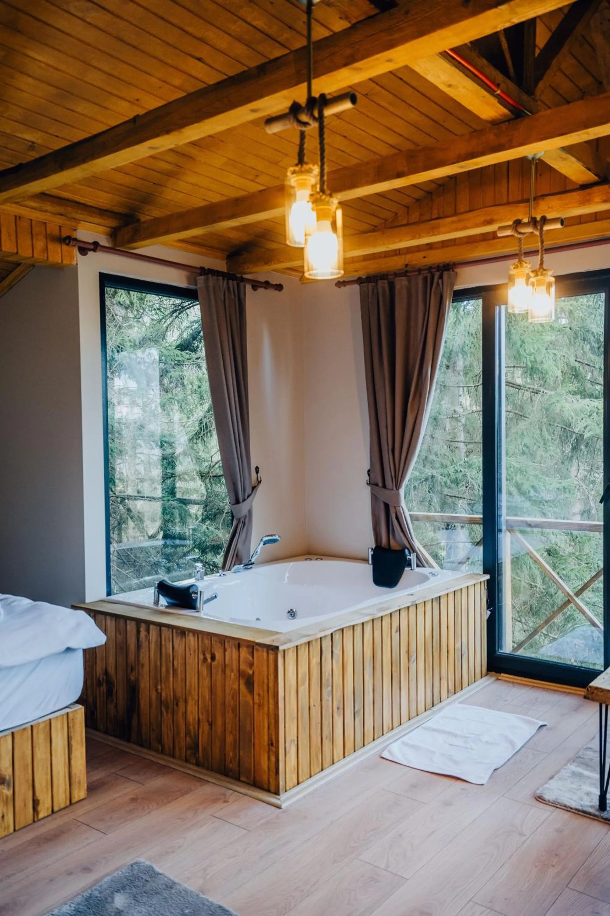 View (from property/room), Bed in Montana Suite Bungalows