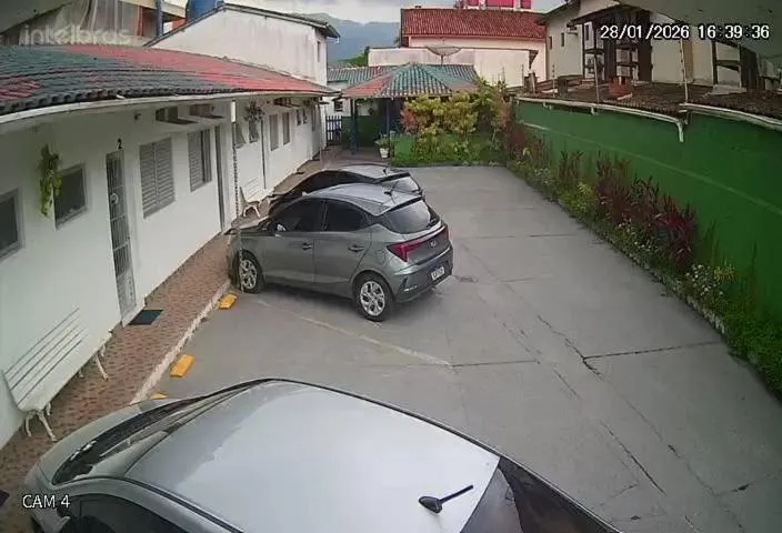 Parking in Pousada Ilha de Santorini