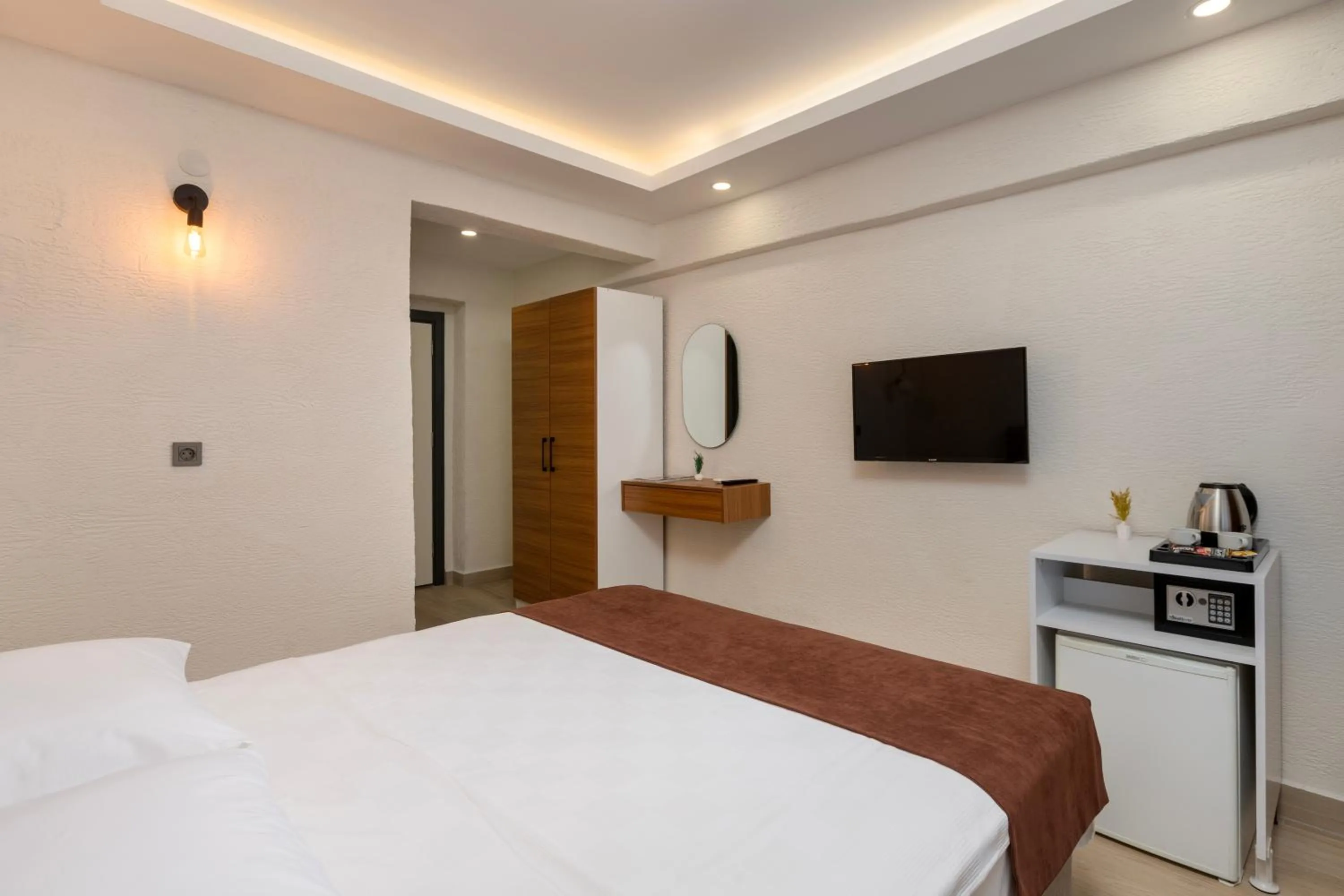 safe, Bed in Royal Dream's Hotel