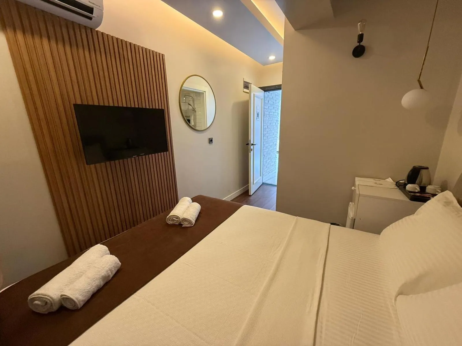 TV and multimedia, Bed in Royal Dream's Hotel