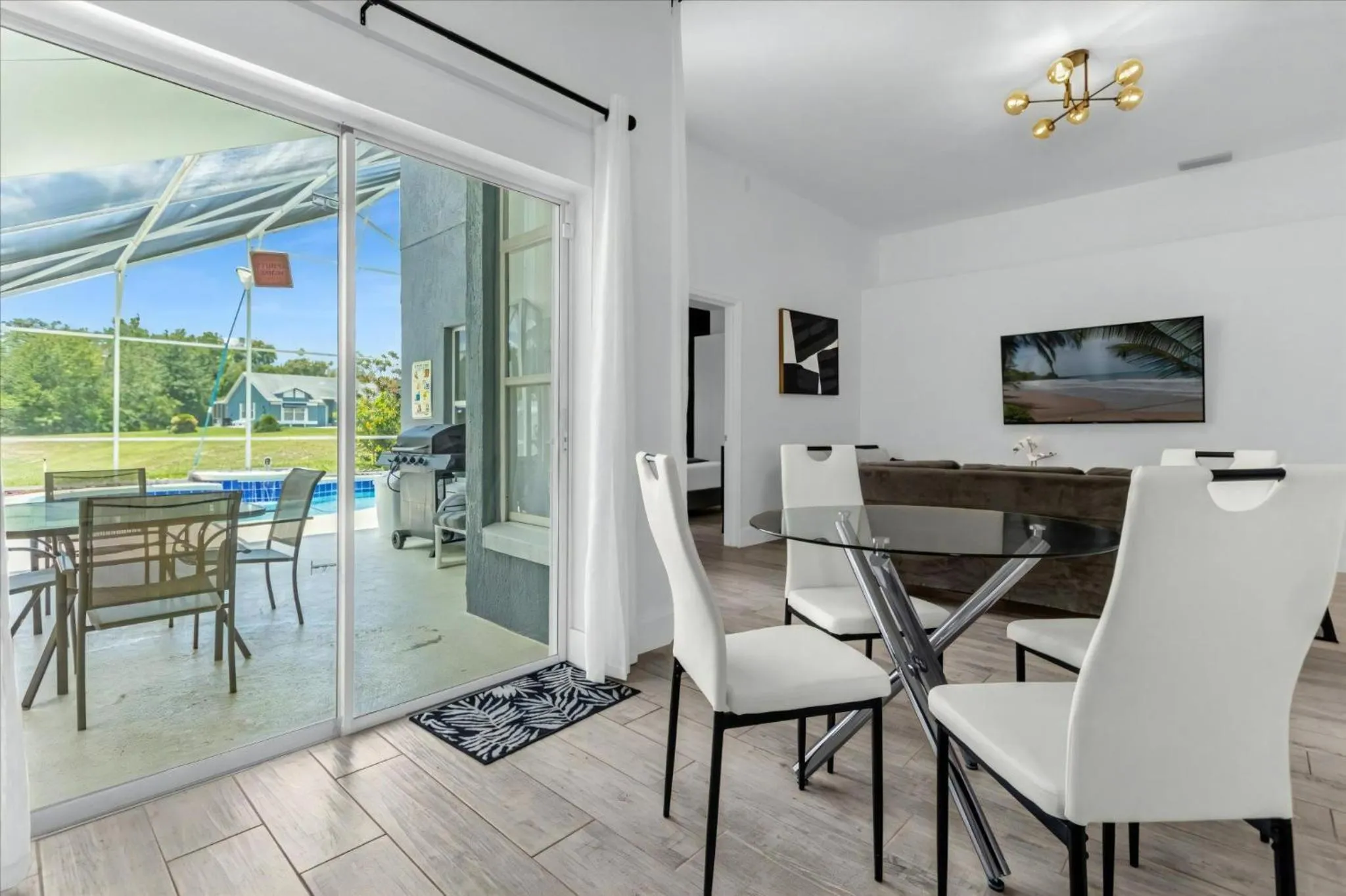 Property building in 3 Bedrooms 2 Bathrooms Lindfields 3026 Bc