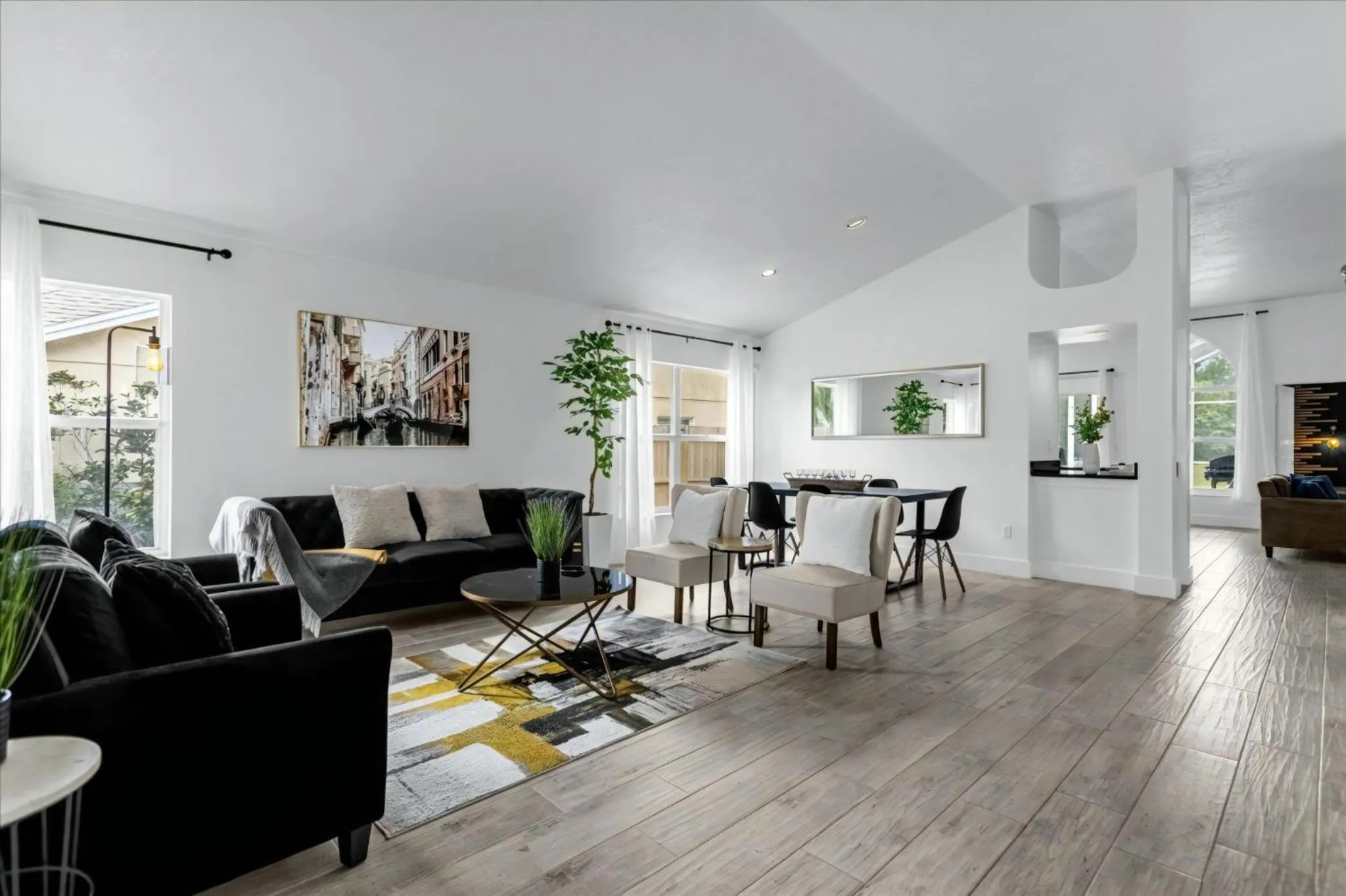 Property building in 3 Bedrooms 2 Bathrooms Lindfields 3026 Bc