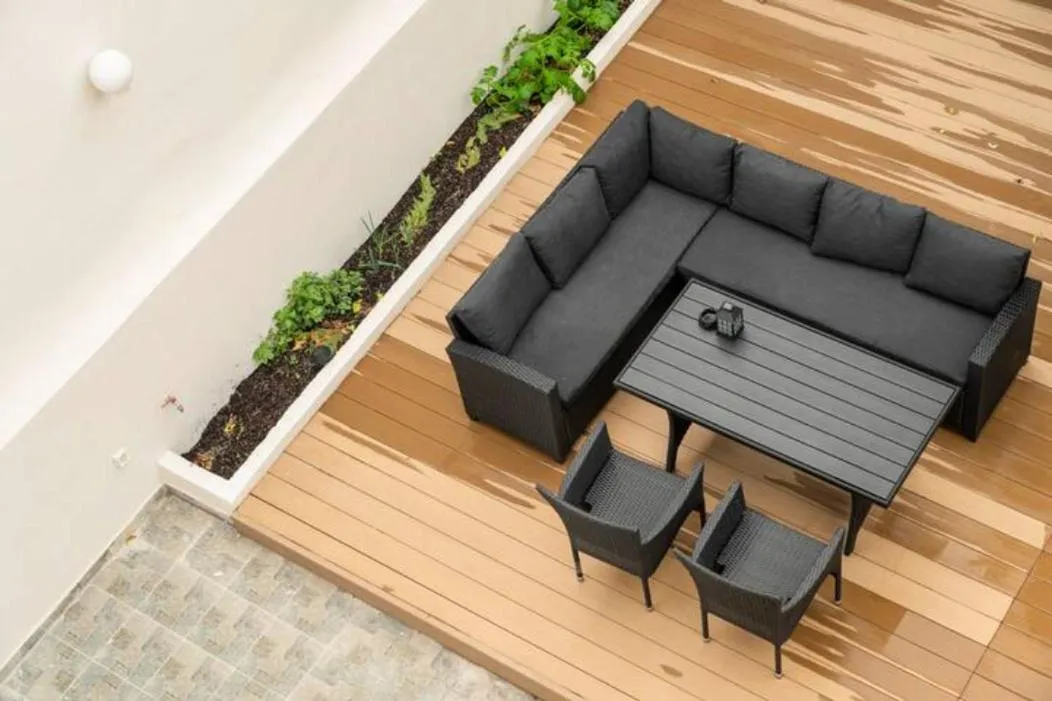 Patio in Skiathou 12 Contemporary Residences