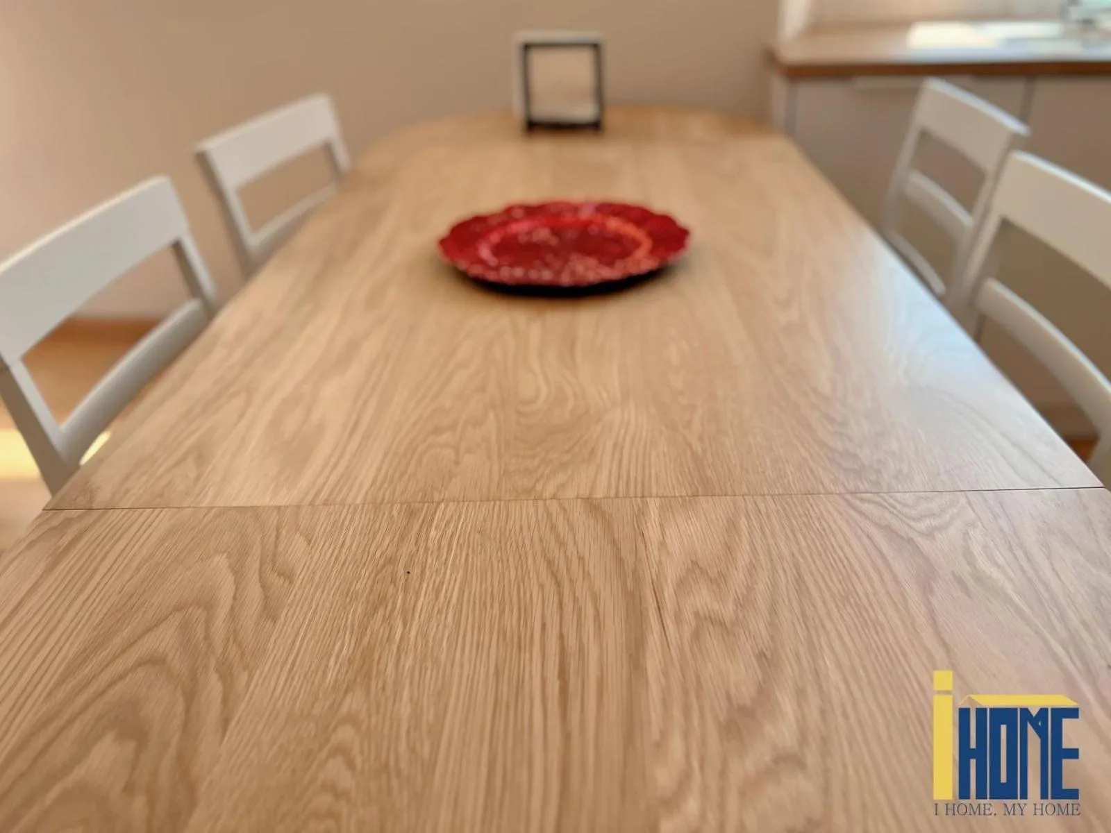 Dining area in Skiathou 12 Contemporary Residences