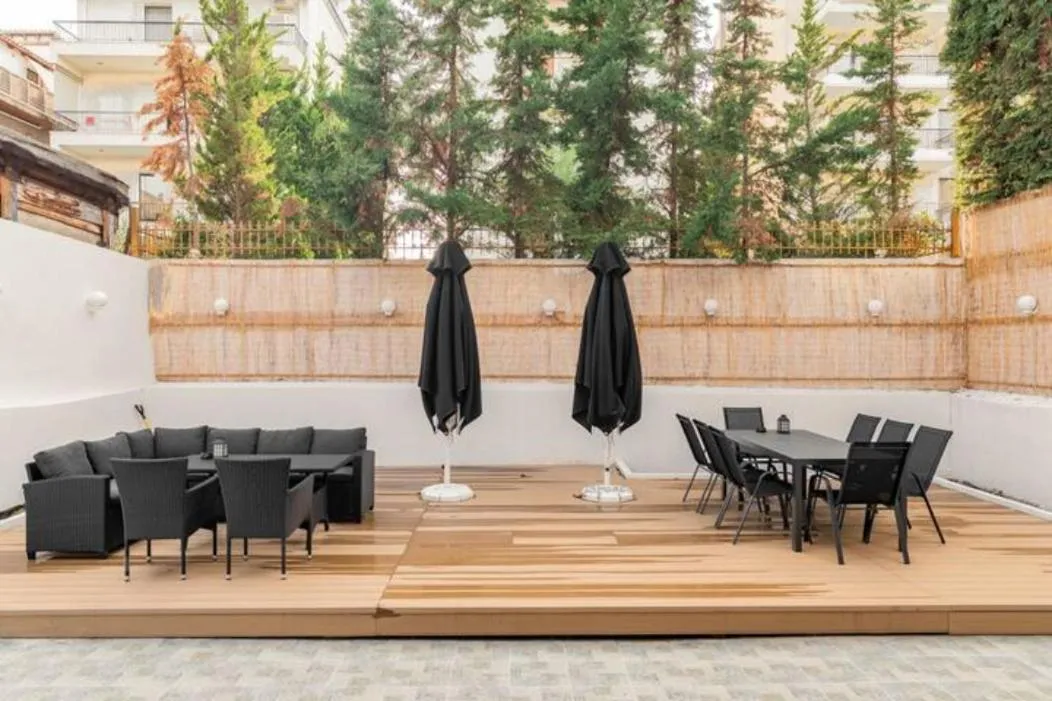 Patio in Skiathou 12 Contemporary Residences