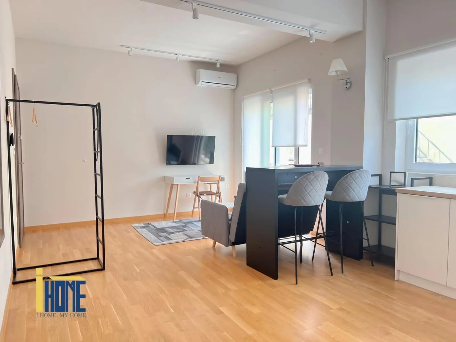 TV and multimedia in Skiathou 12 Contemporary Residences