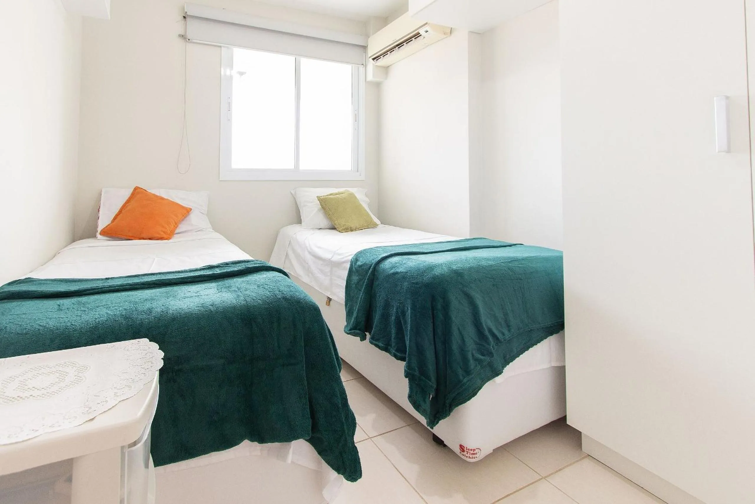 Bed in Confortável apto 2Qtos c/ Varanda e Vista Mar