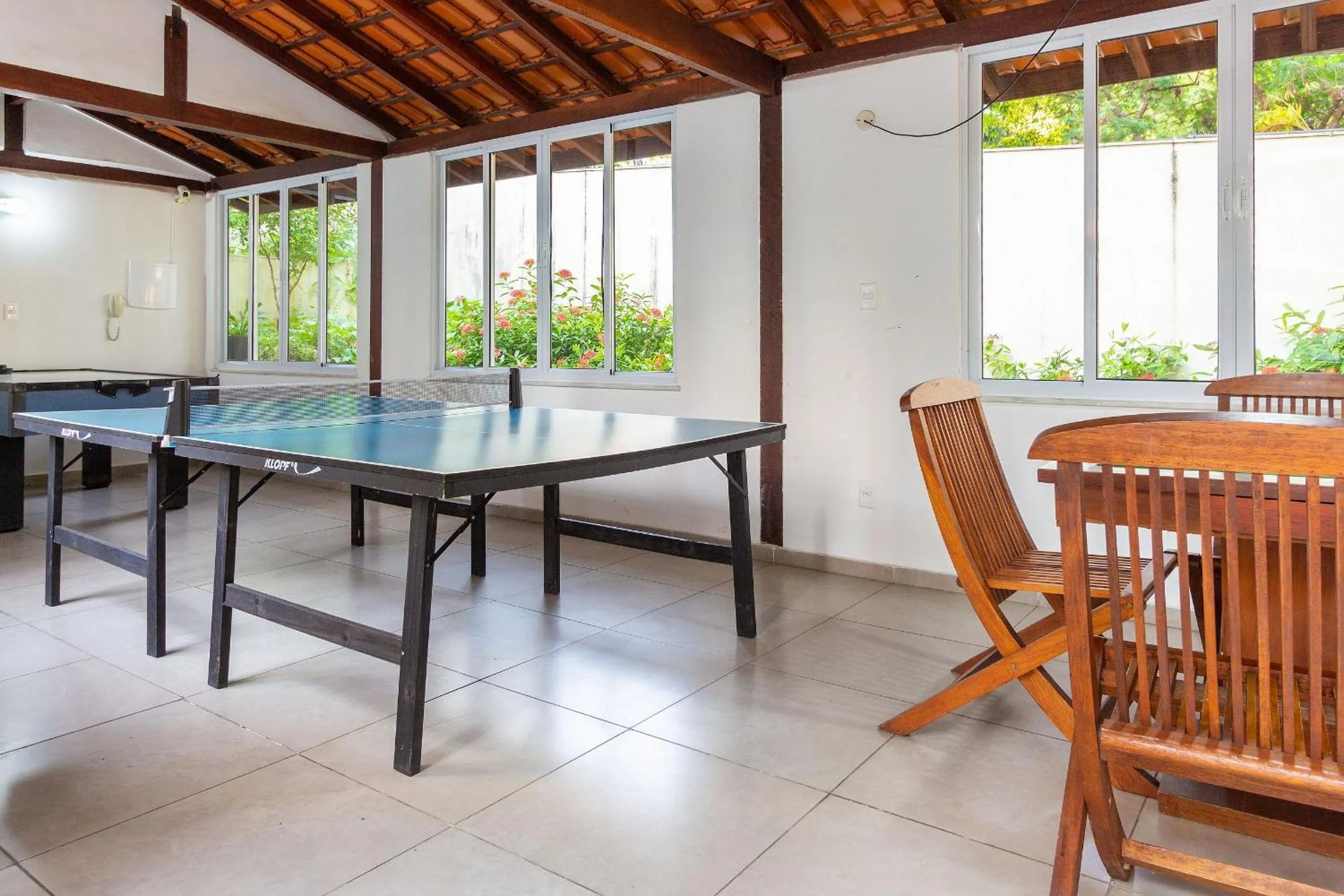 Game Room in Confortável apto 2Qtos c/ Varanda e Vista Mar