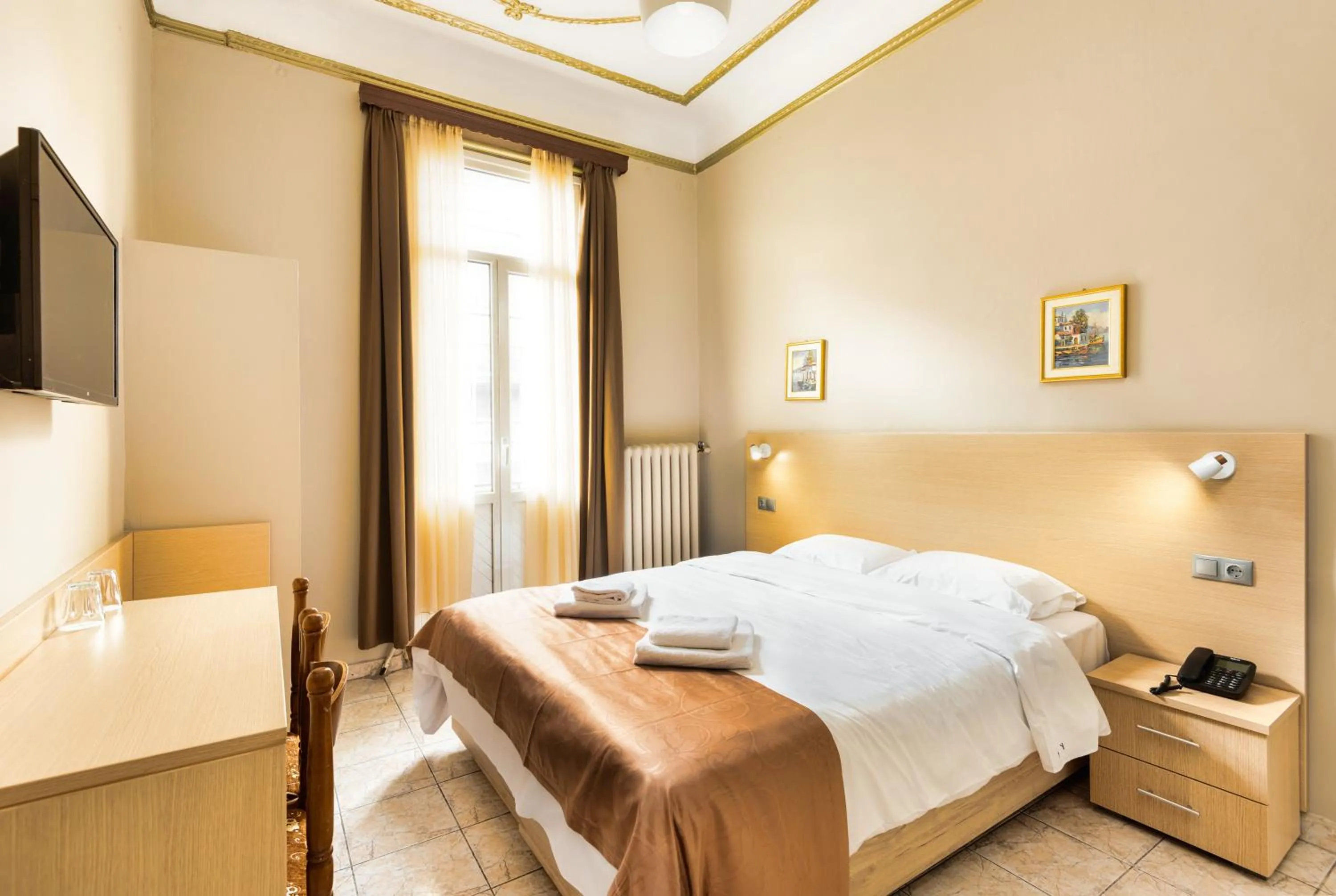 TV and multimedia, Bed in Nea Metropolis