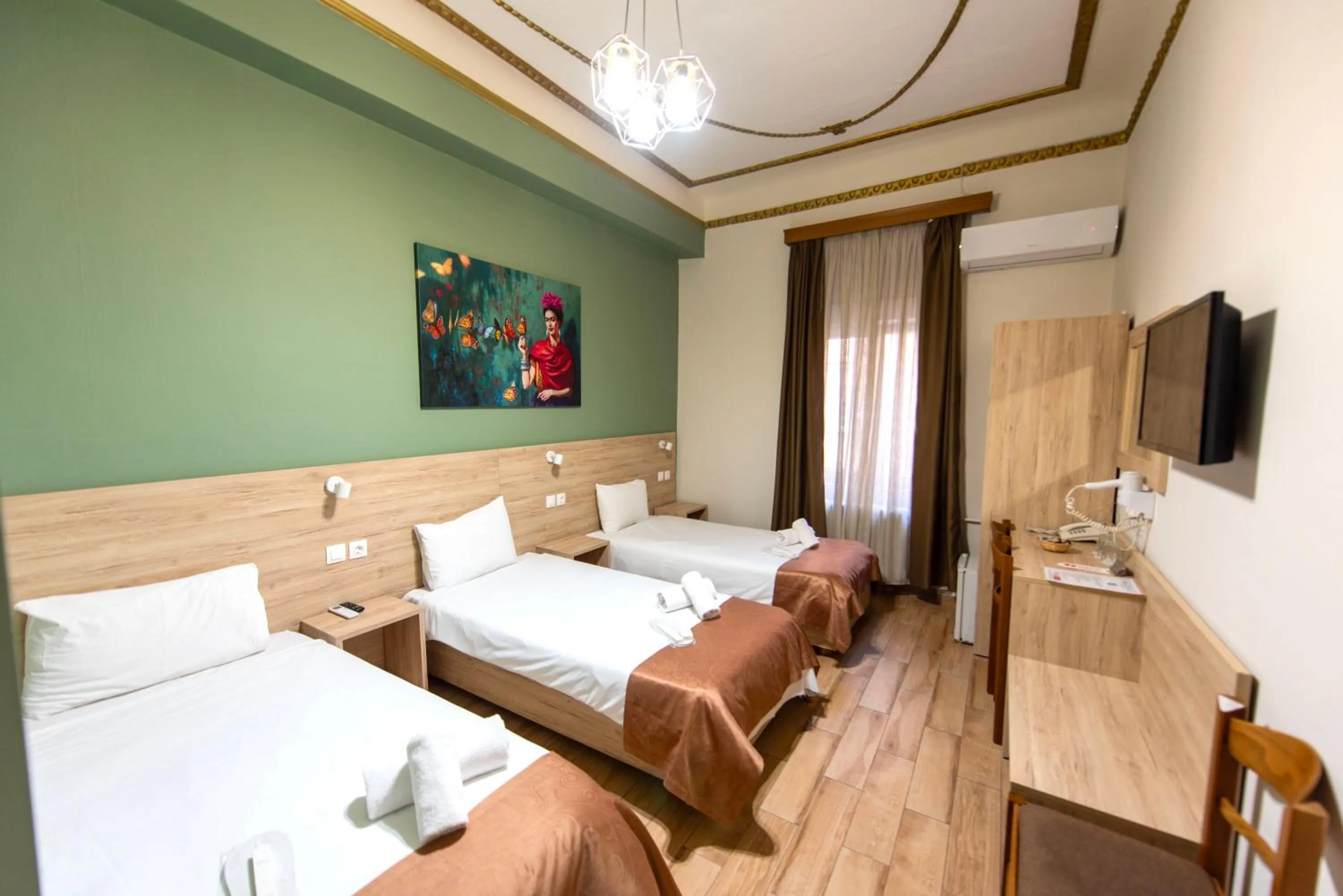 Bed in Nea Metropolis