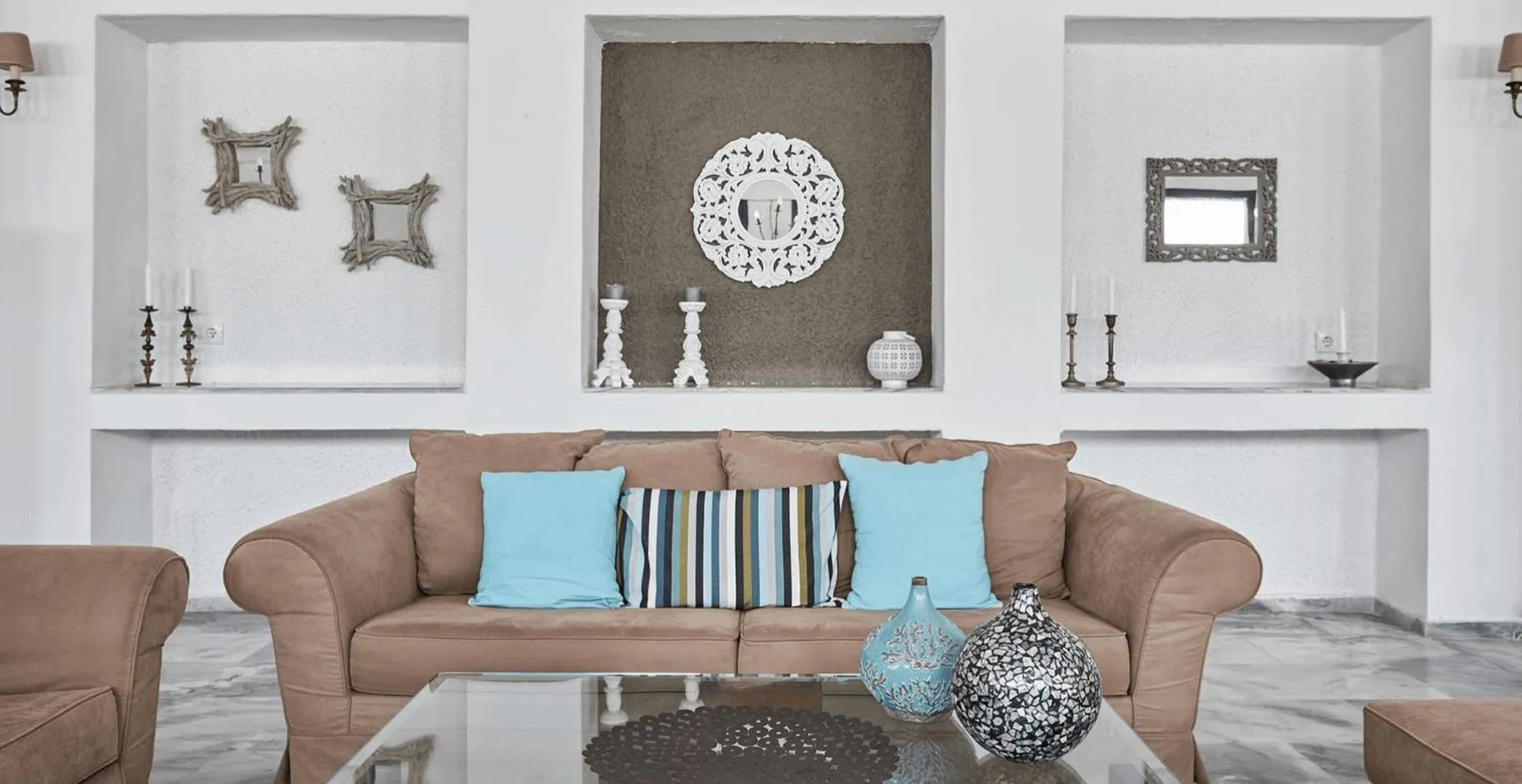 Communal lounge/ TV room in Mare Vista Hotel - Epaminondas