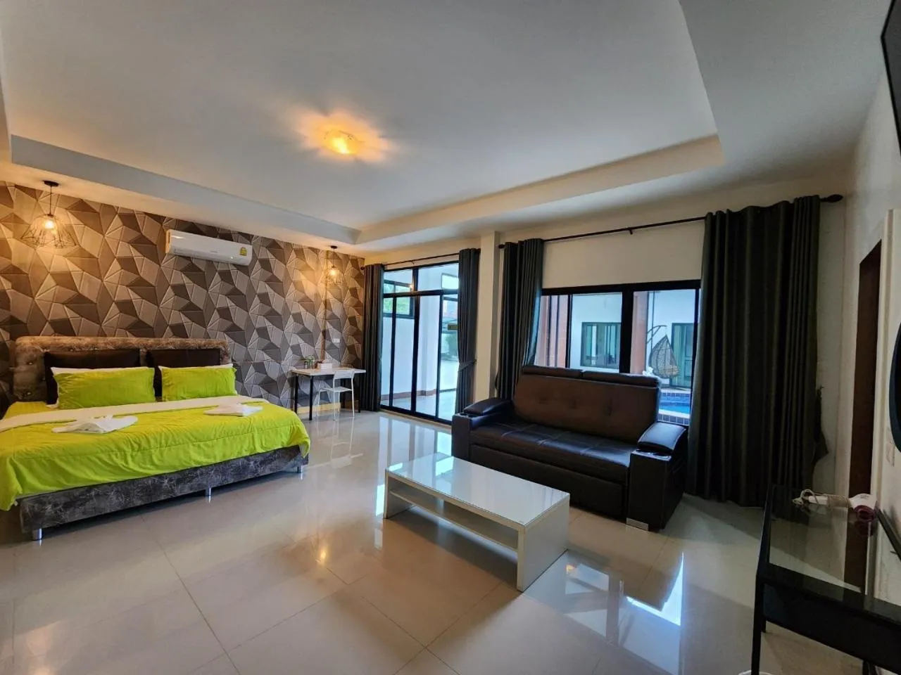 Living room, Bed in Cordelia Resort Sam Roi Yot