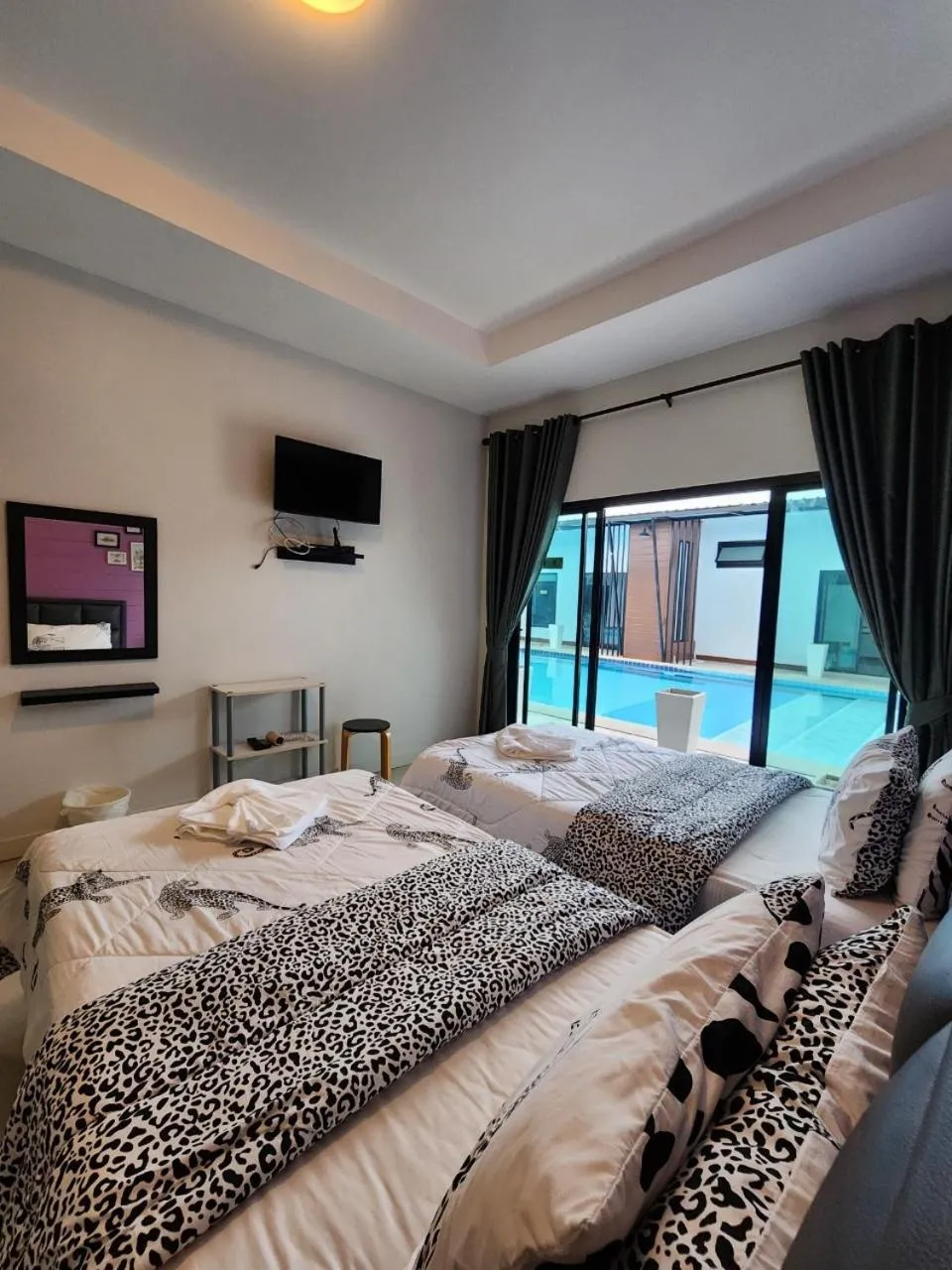 Bed in Cordelia Resort Sam Roi Yot