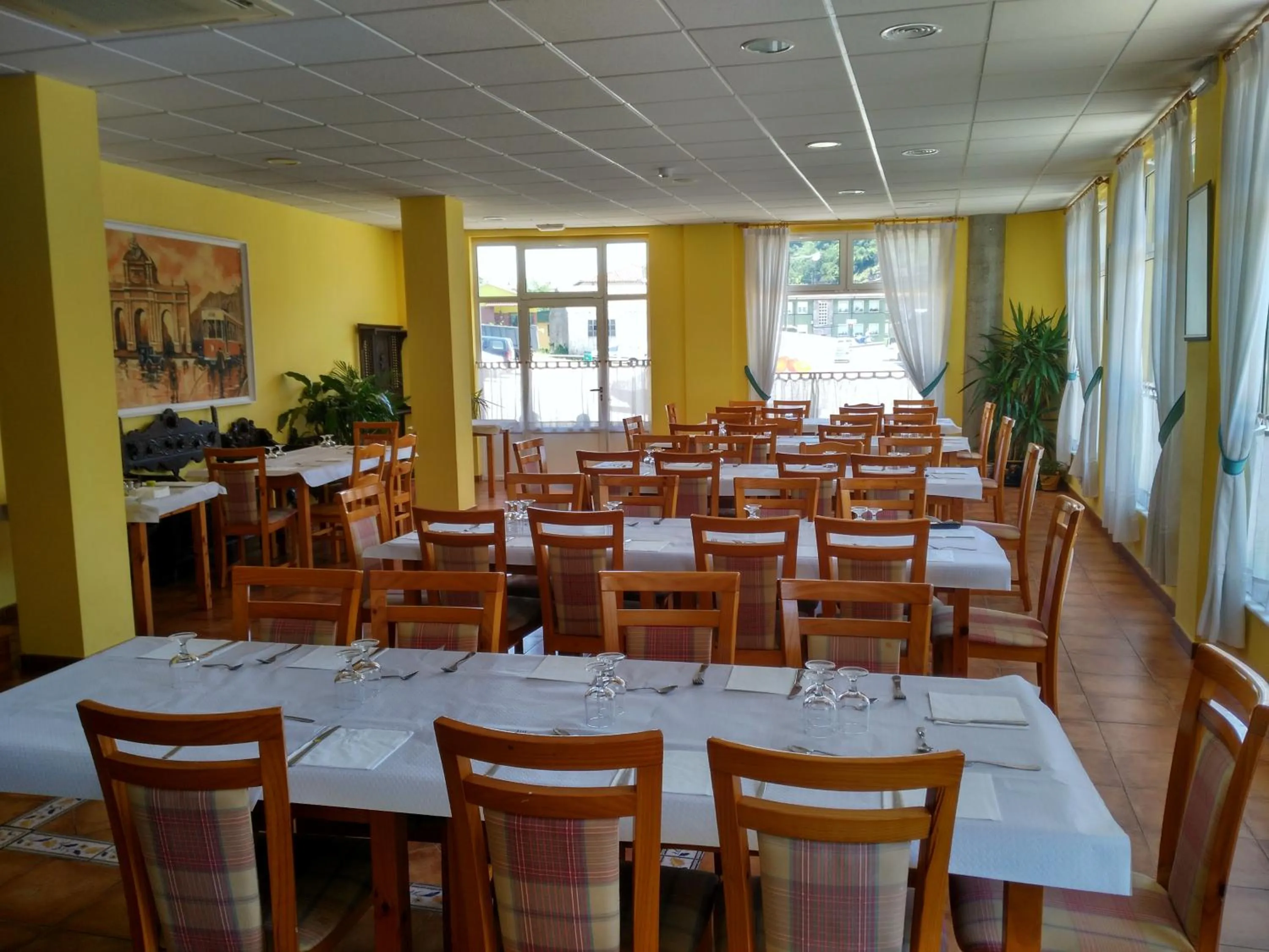 Restaurant/places to eat in Hotel Águila Real