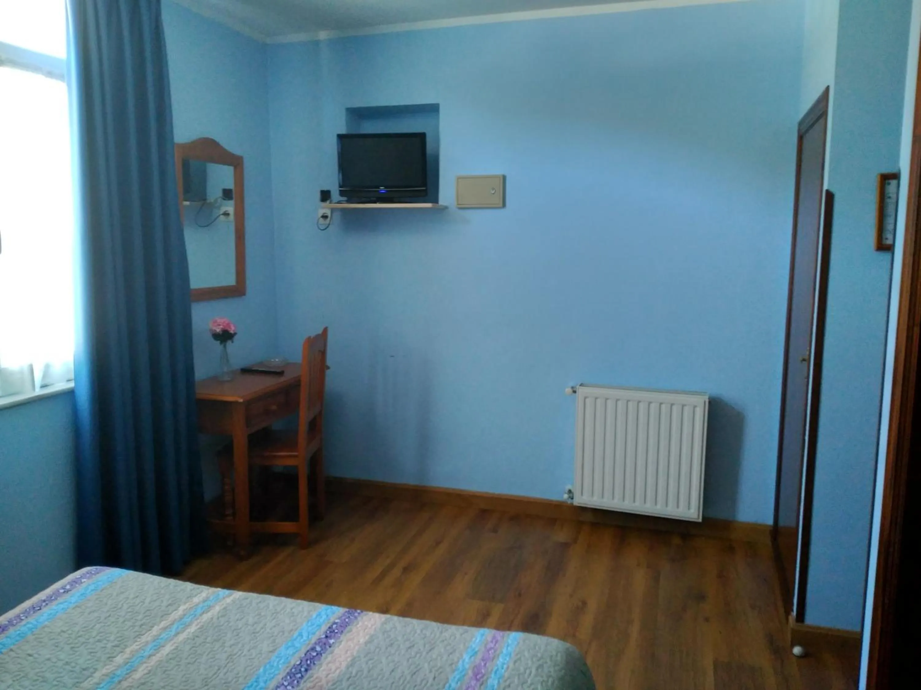 Photo of the whole room, Bed in Hotel Águila Real