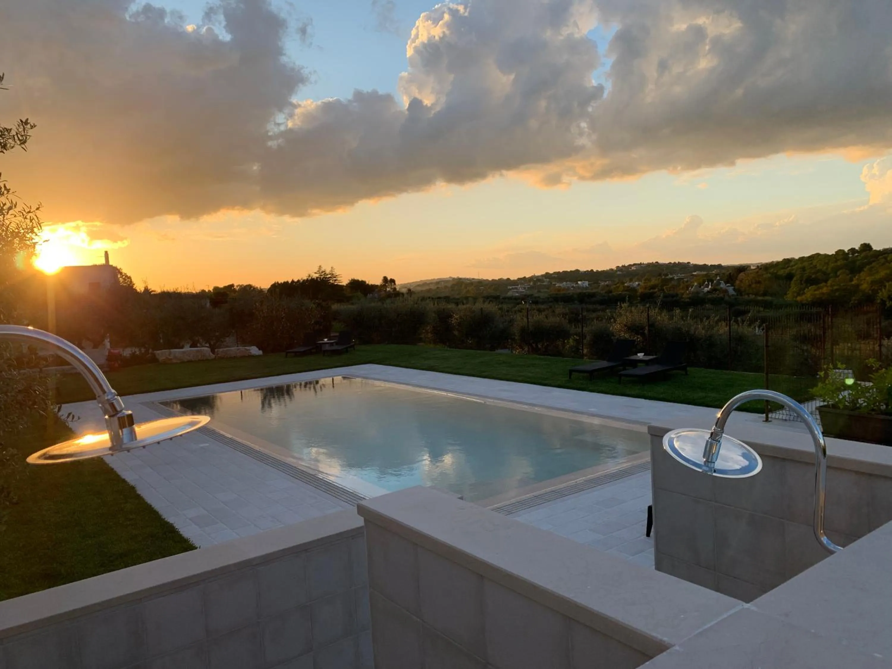 Swimming pool in B&B Villa Maggi