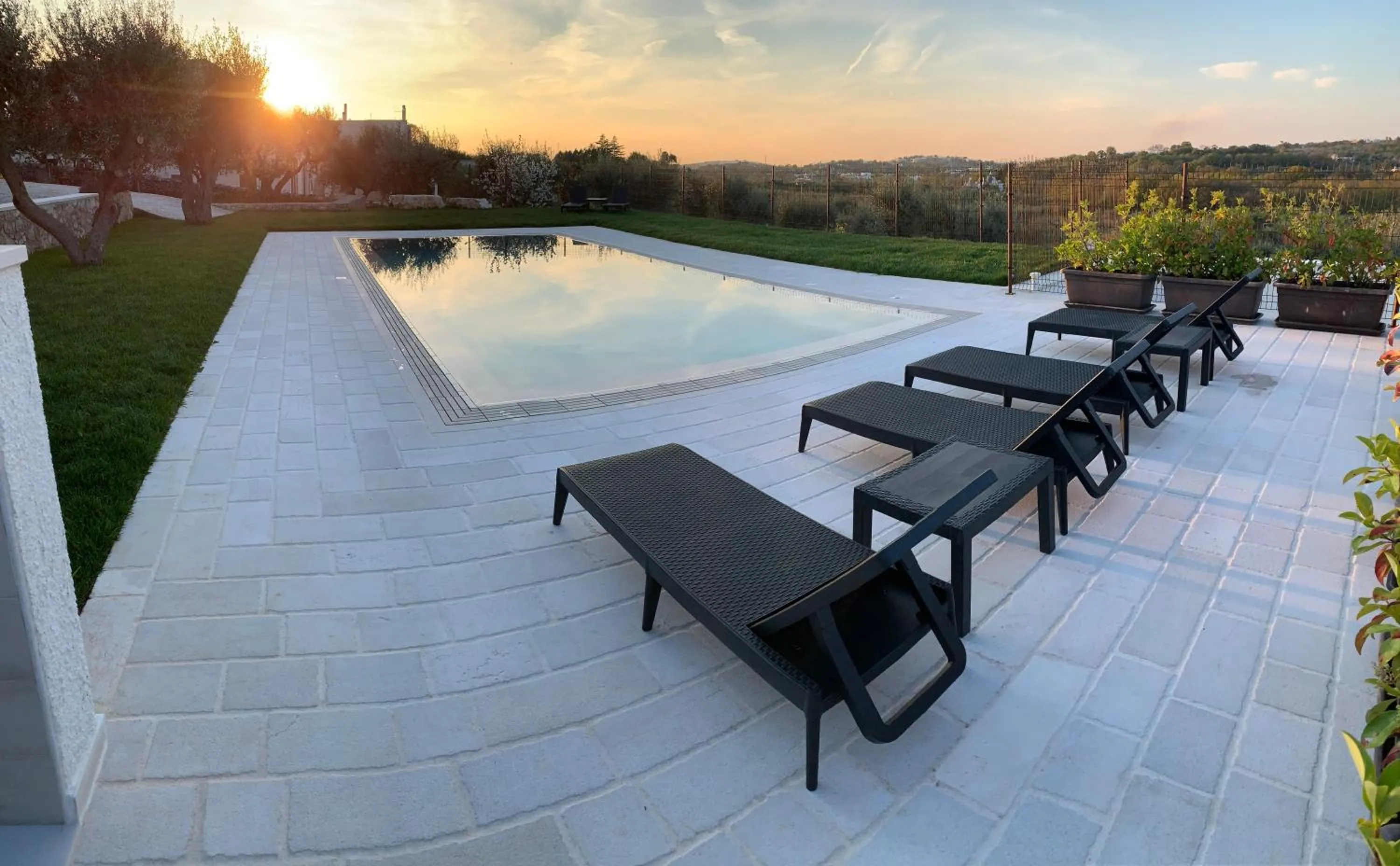 Swimming pool in B&B Villa Maggi