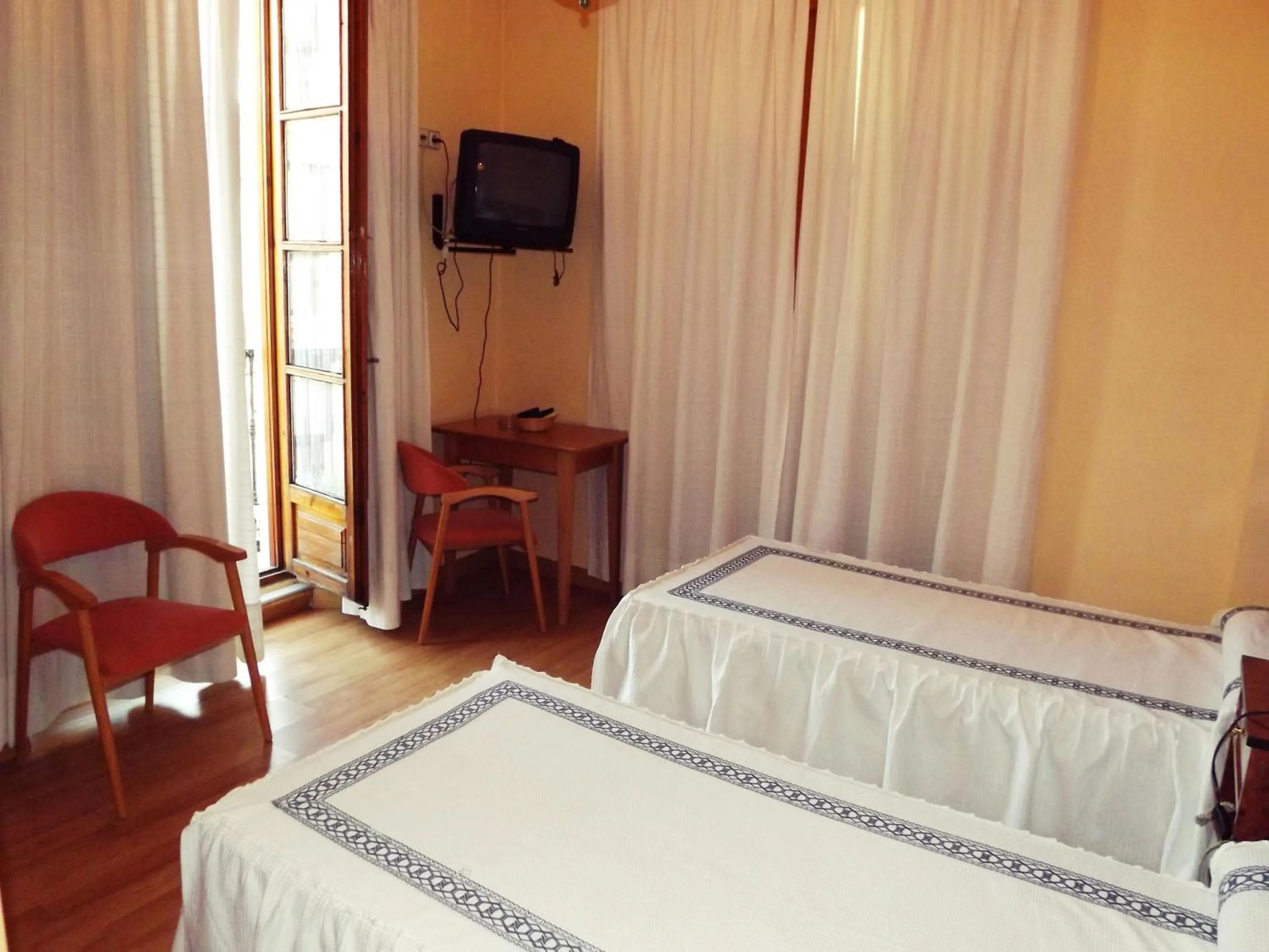 Photo of the whole room, Bed in Hotel Castilla