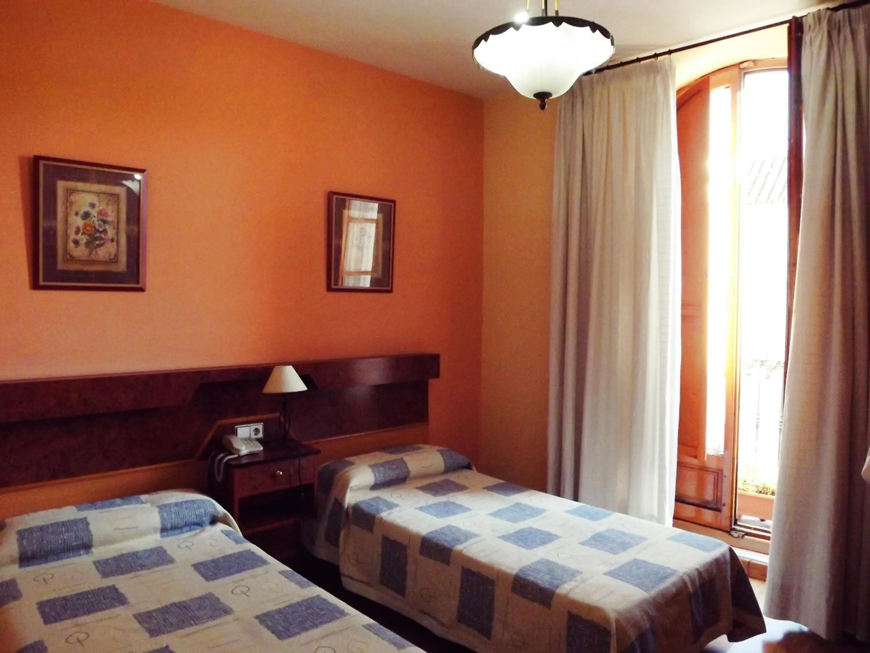 Photo of the whole room, Bed in Hotel Castilla