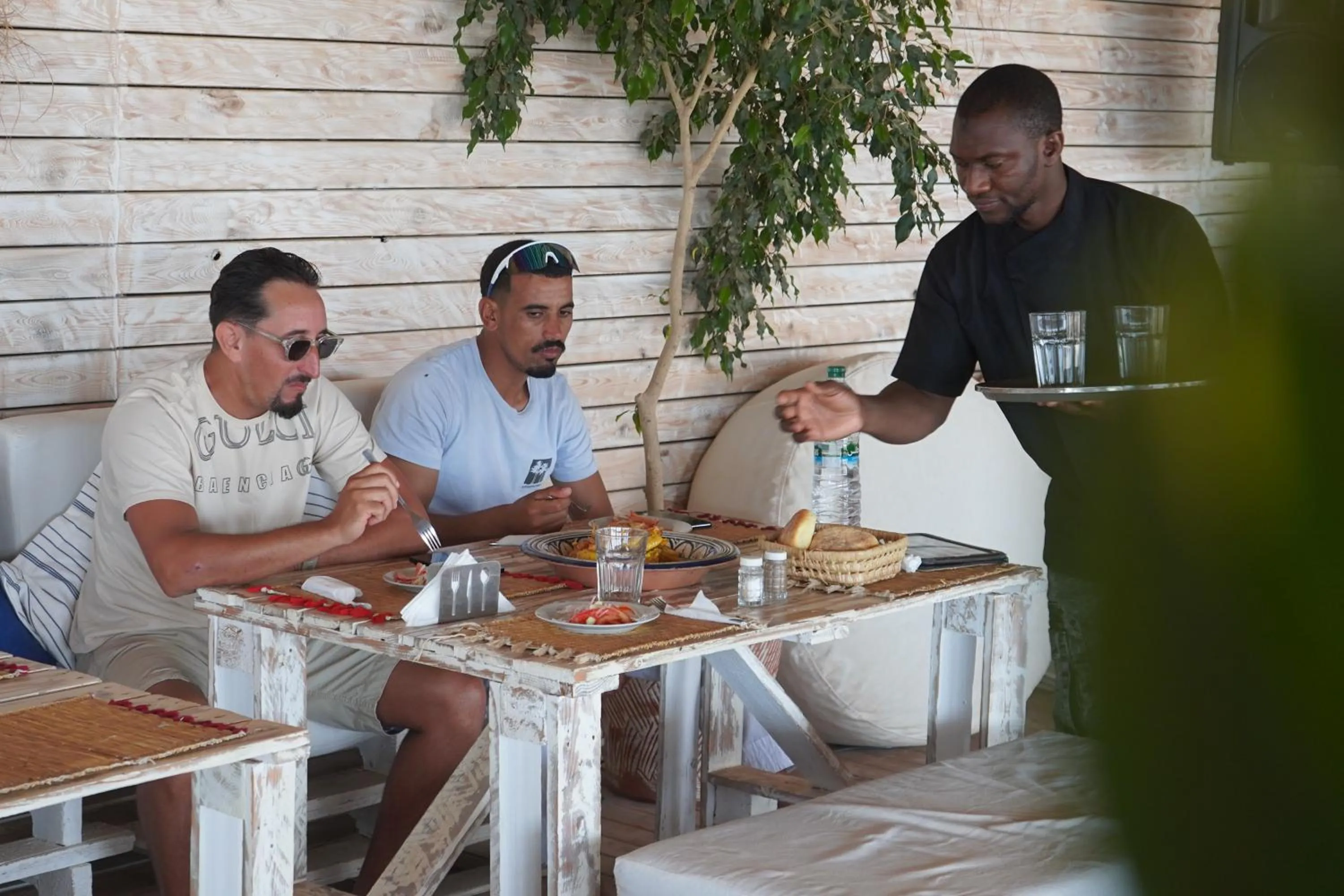 Restaurant/places to eat in Desert Sands Dakhla Lagoon View & Kitesurf Spot