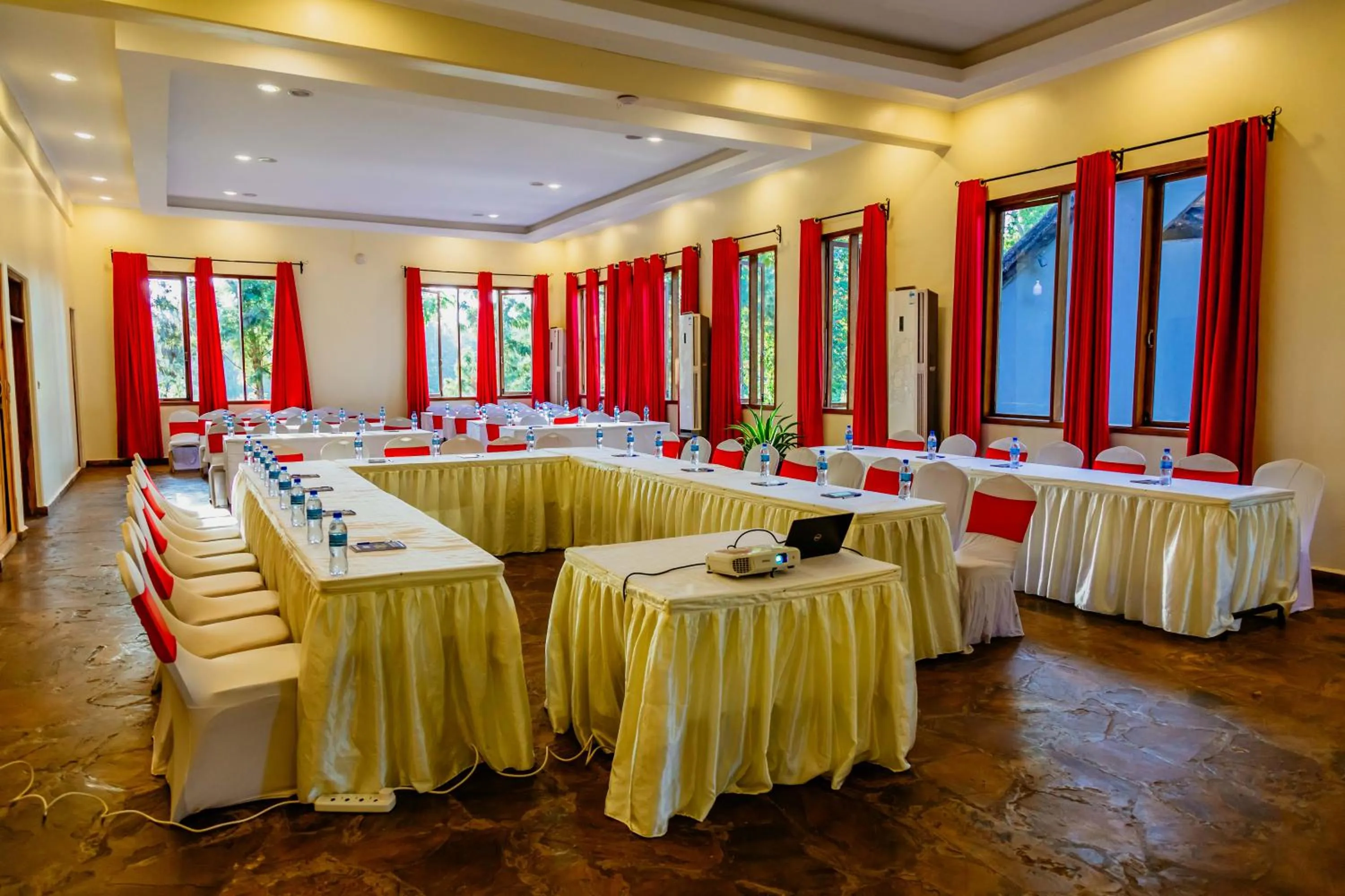 Meeting/conference room in Weru Weru River Lodge