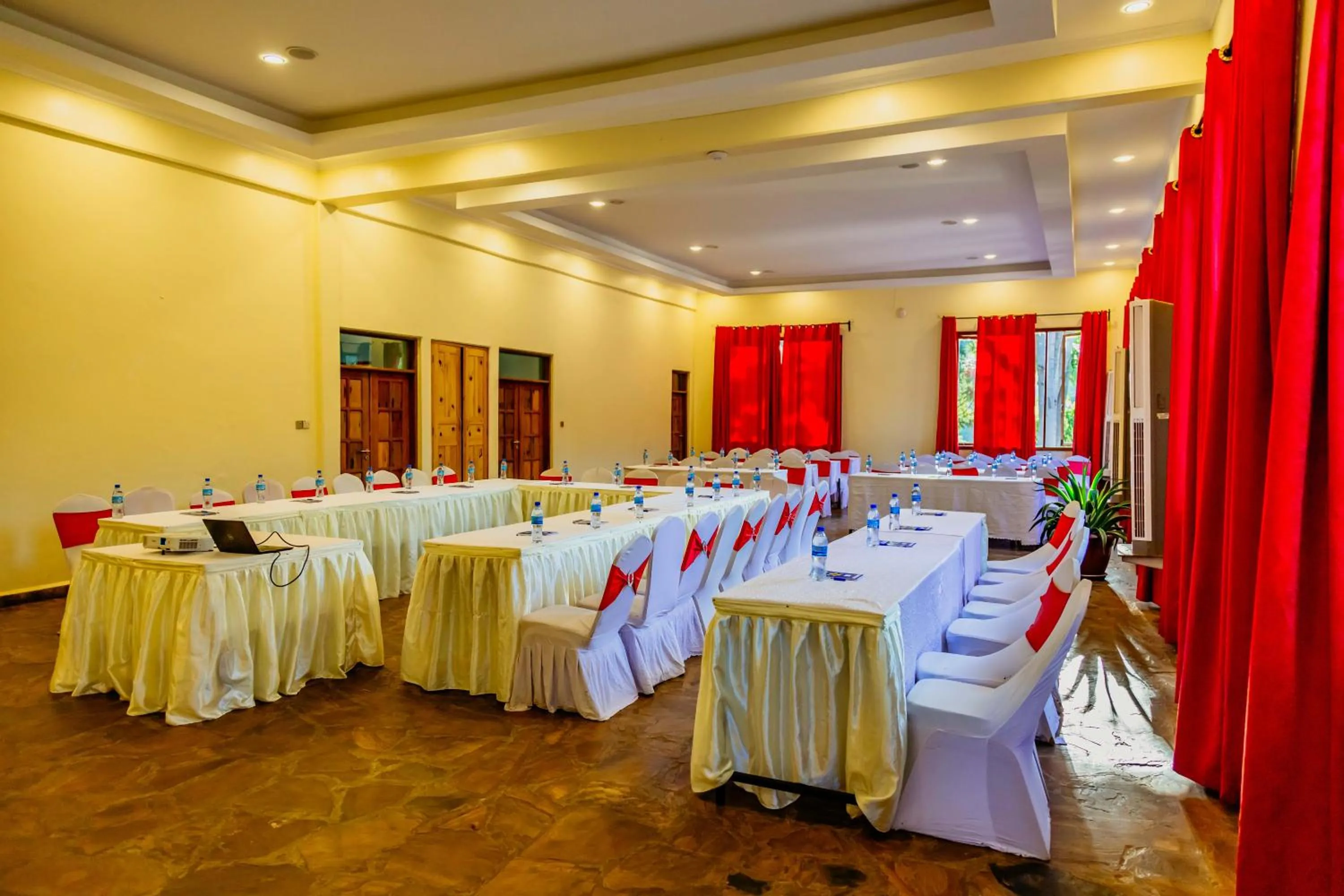Meeting/conference room in Weru Weru River Lodge