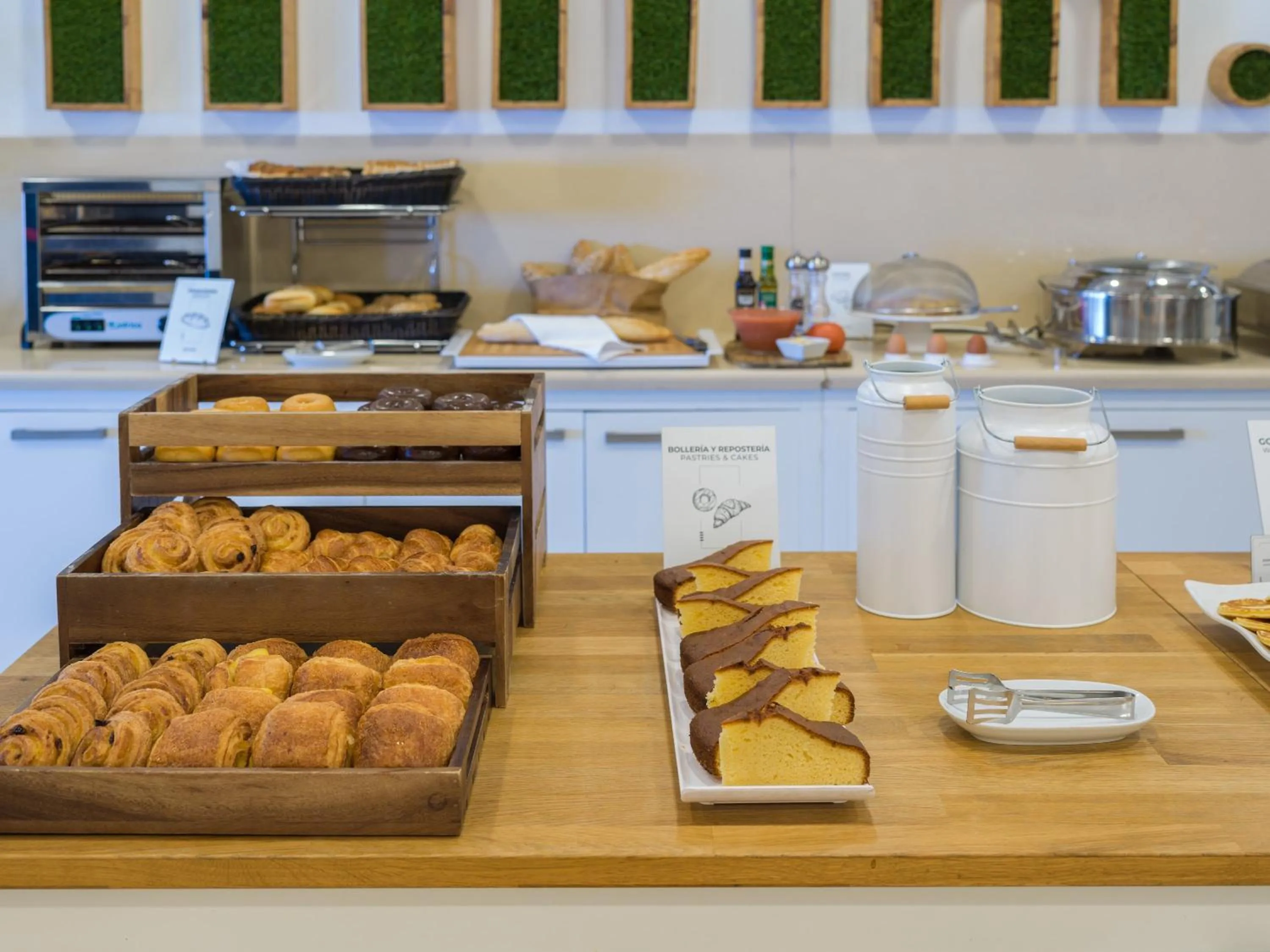 Breakfast in Sercotel Hotel Parque