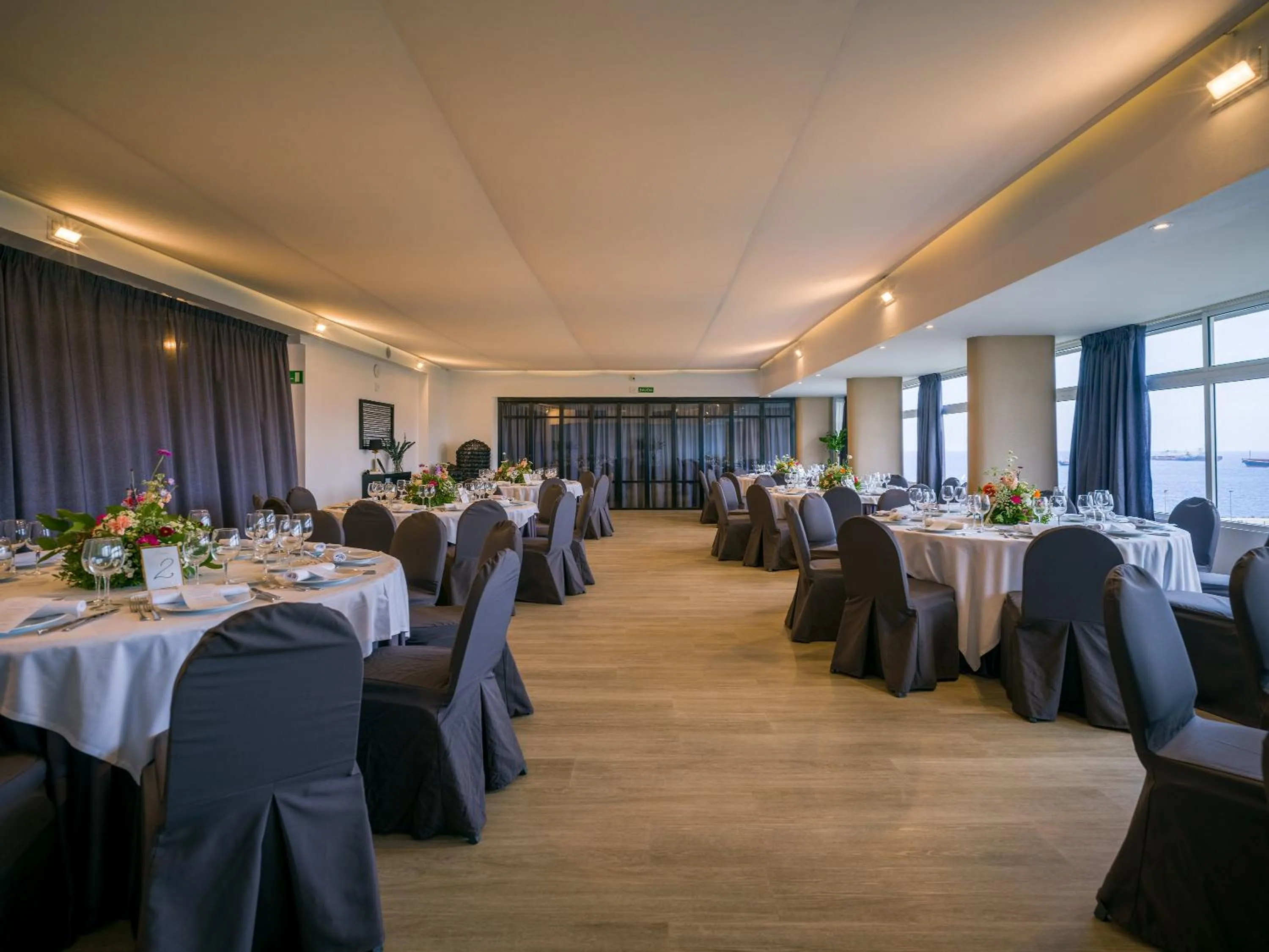 Restaurant/places to eat in Sercotel Hotel Parque