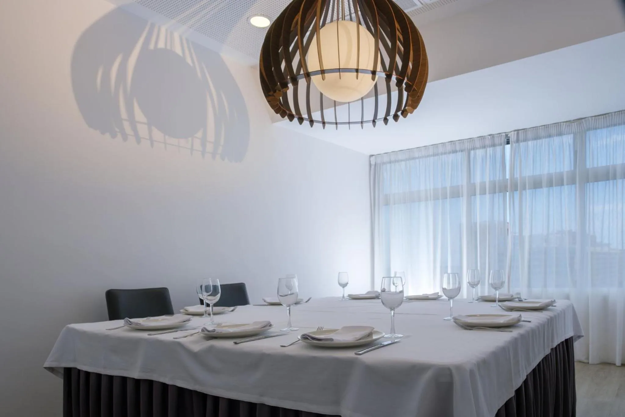 Restaurant/places to eat in Sercotel Hotel Parque