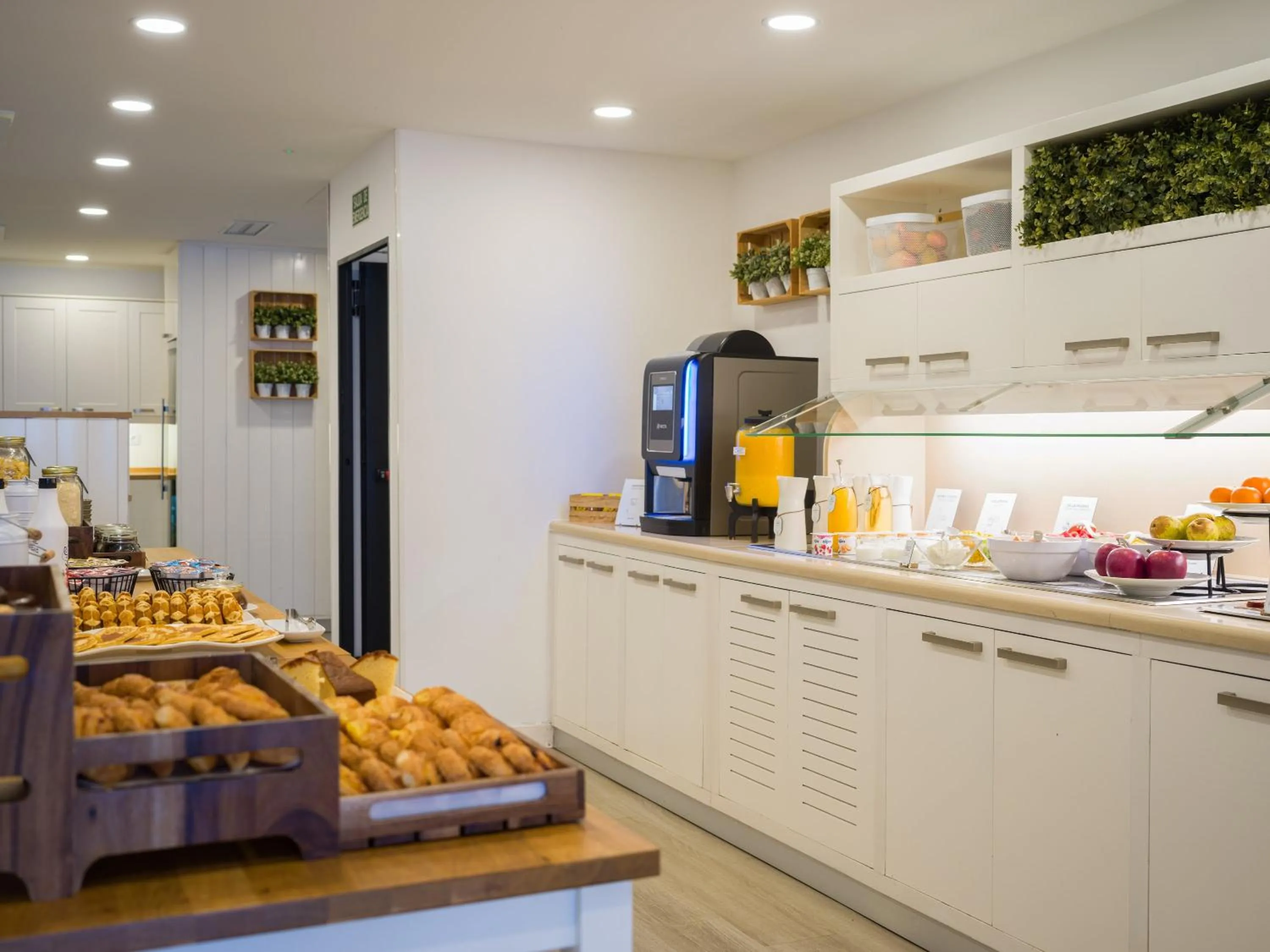 Breakfast in Sercotel Hotel Parque